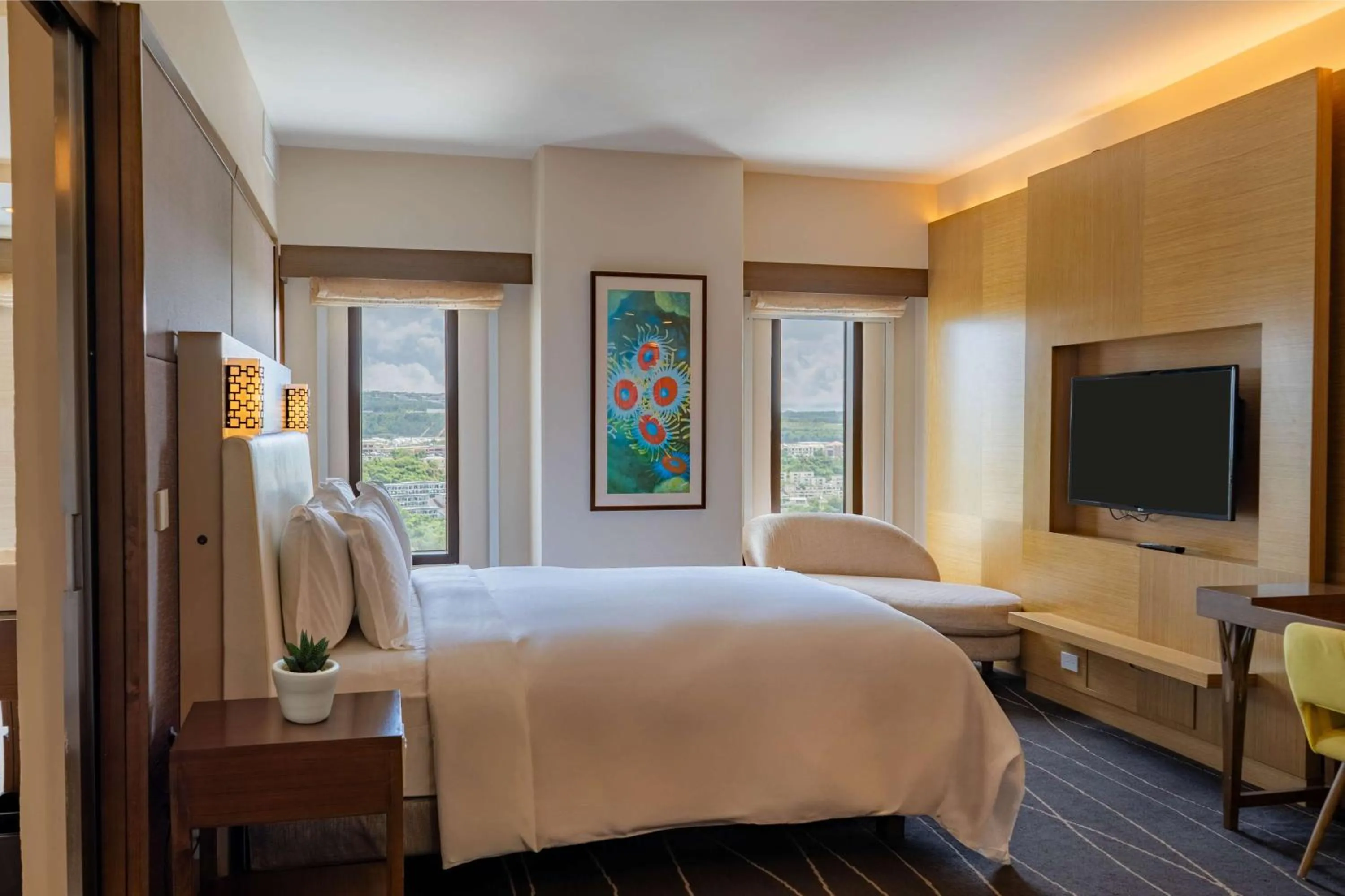 King Room with Mountain View in Dusit Thani Guam Resort