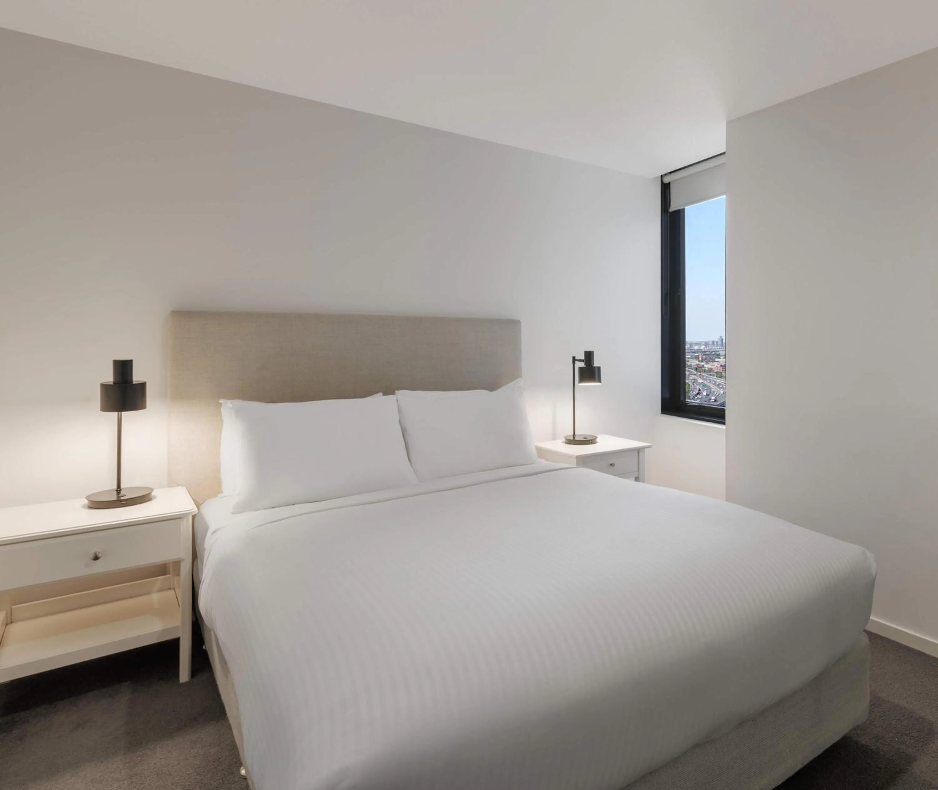 2 Bedroom City View in Oaks Melbourne Flemington Suites