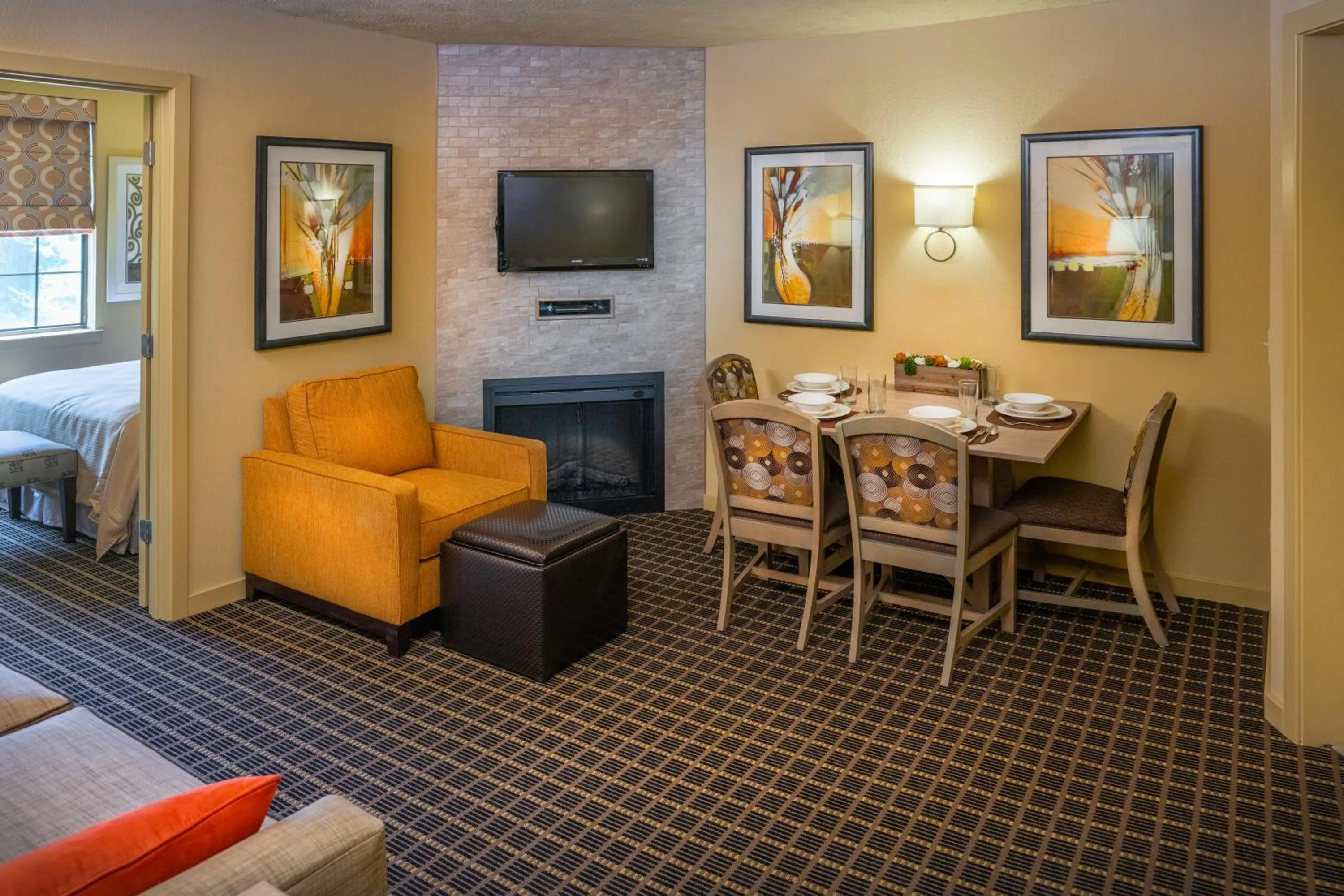 Deluxe Family Suite in Patriots Inn