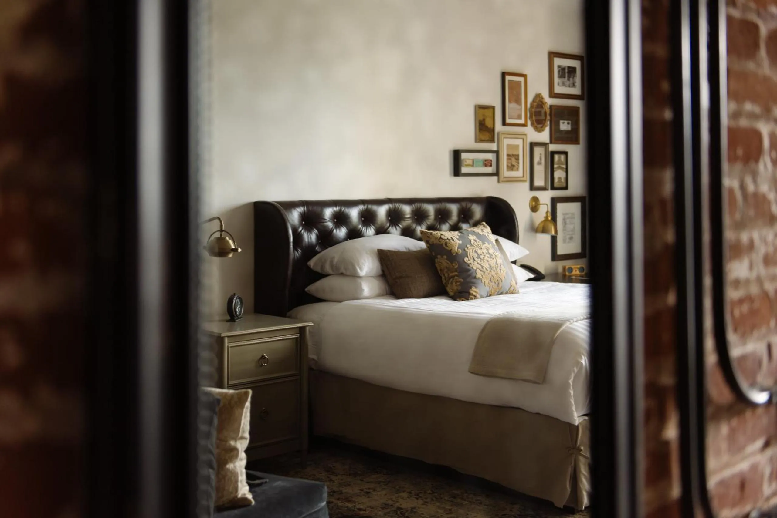 Classic Salle King in The Charmant Hotel