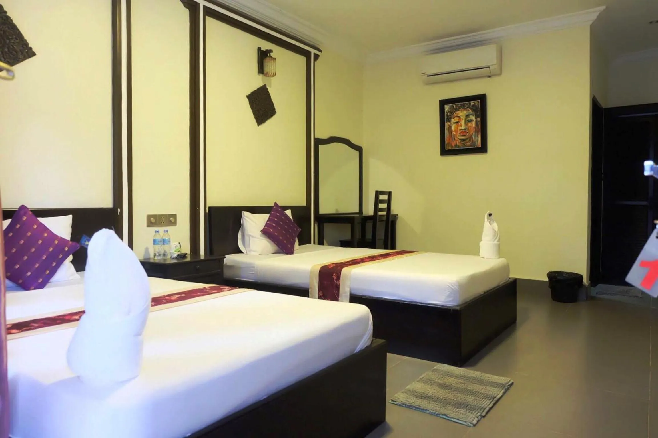 Standard Twin Room with AC in VIBOLA Guesthouse