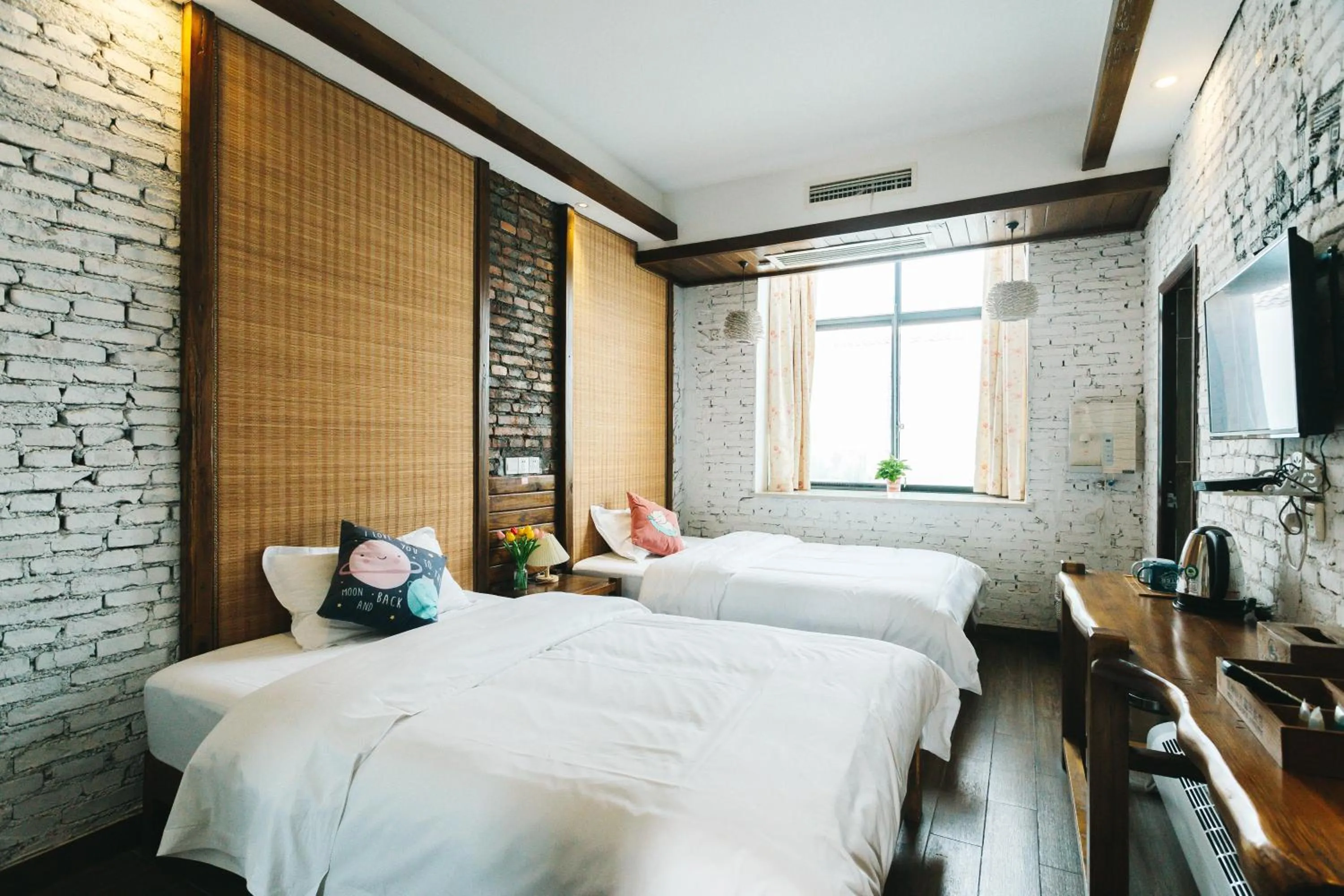 Deluxe Twin Room in Hotel California Zhangjiajie