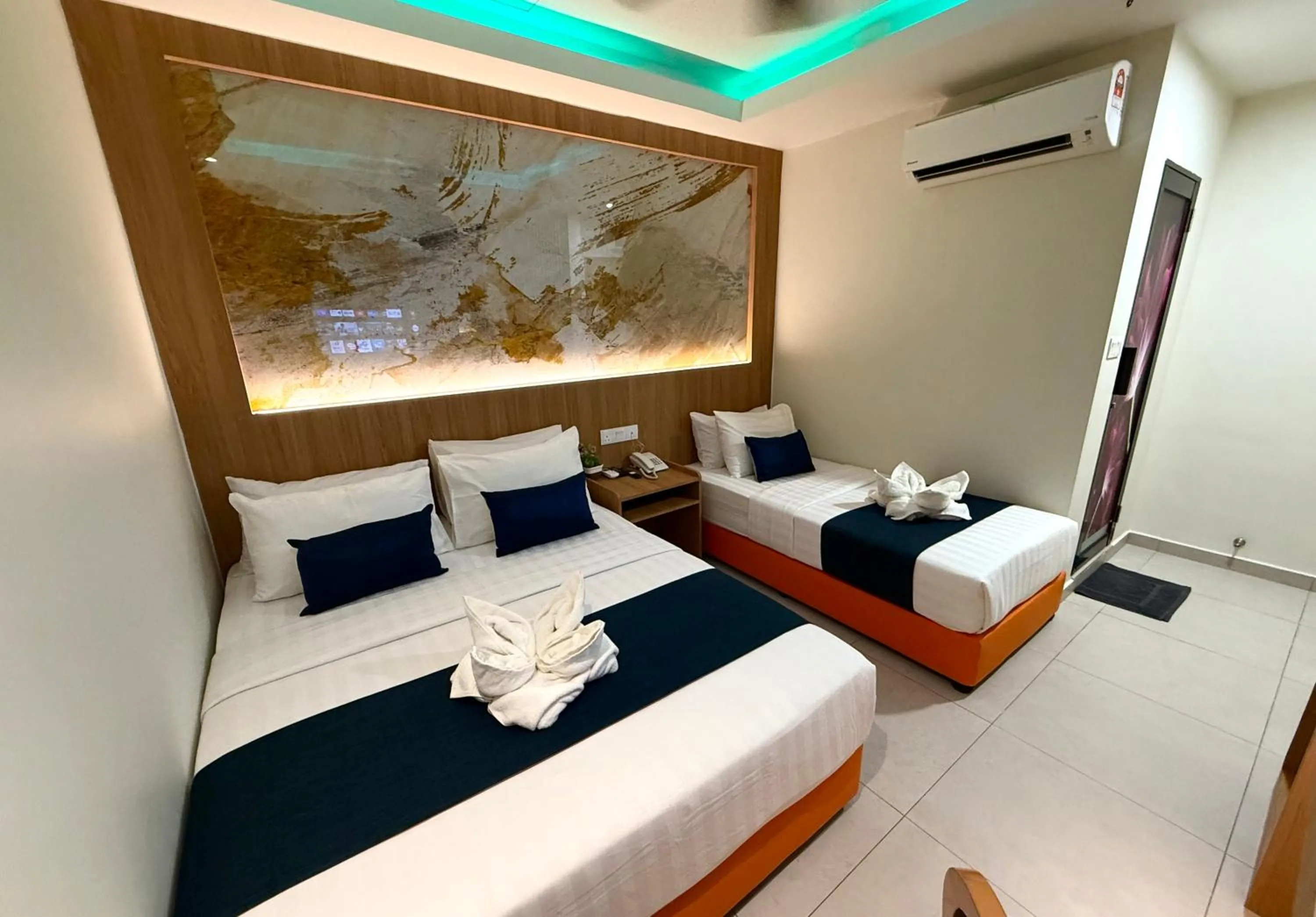 Deluxe Triple Room in ESSY Hotel KL Sentral