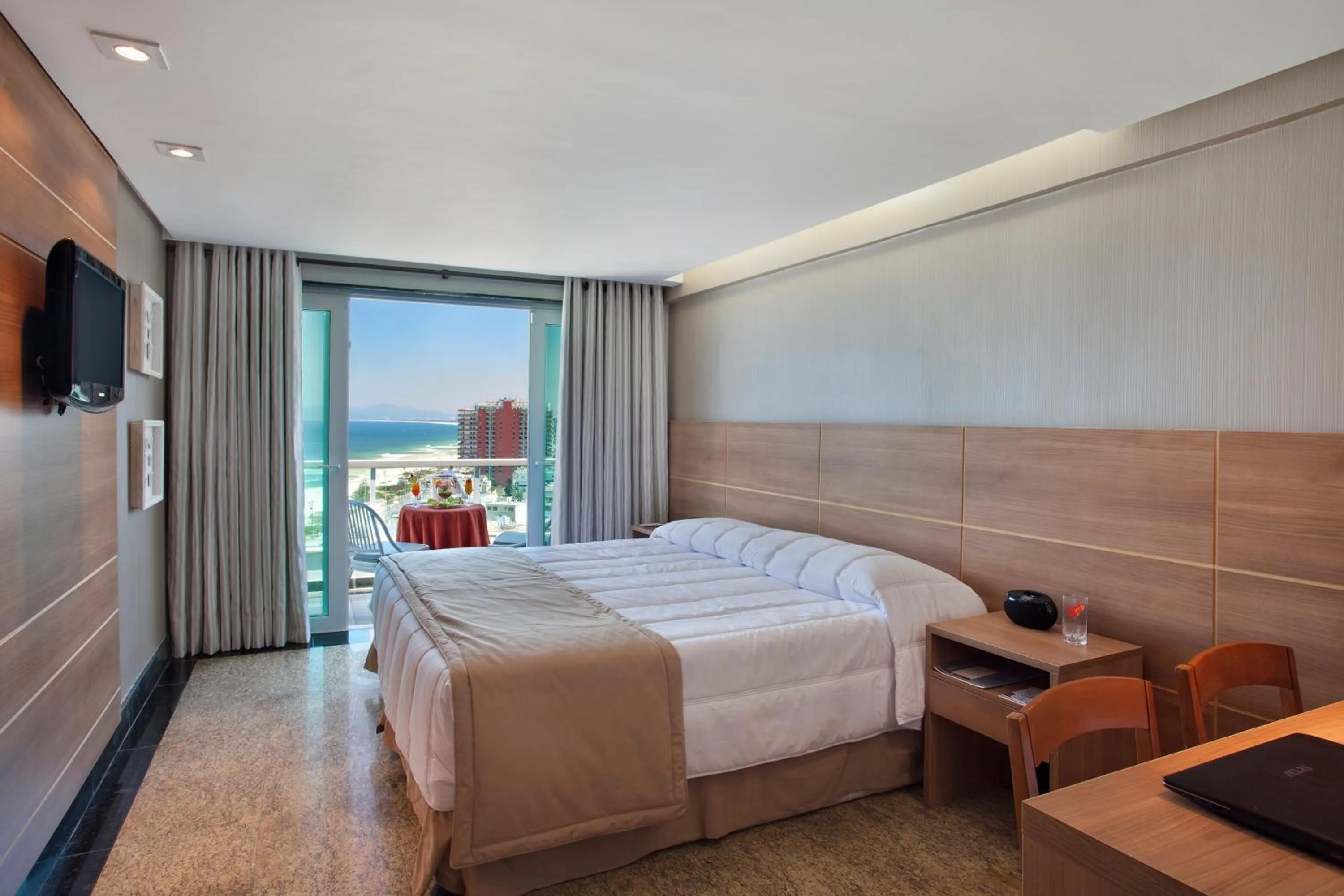 Deluxe Double or Twin Room with Ocean View in Royalty Barra Hotel