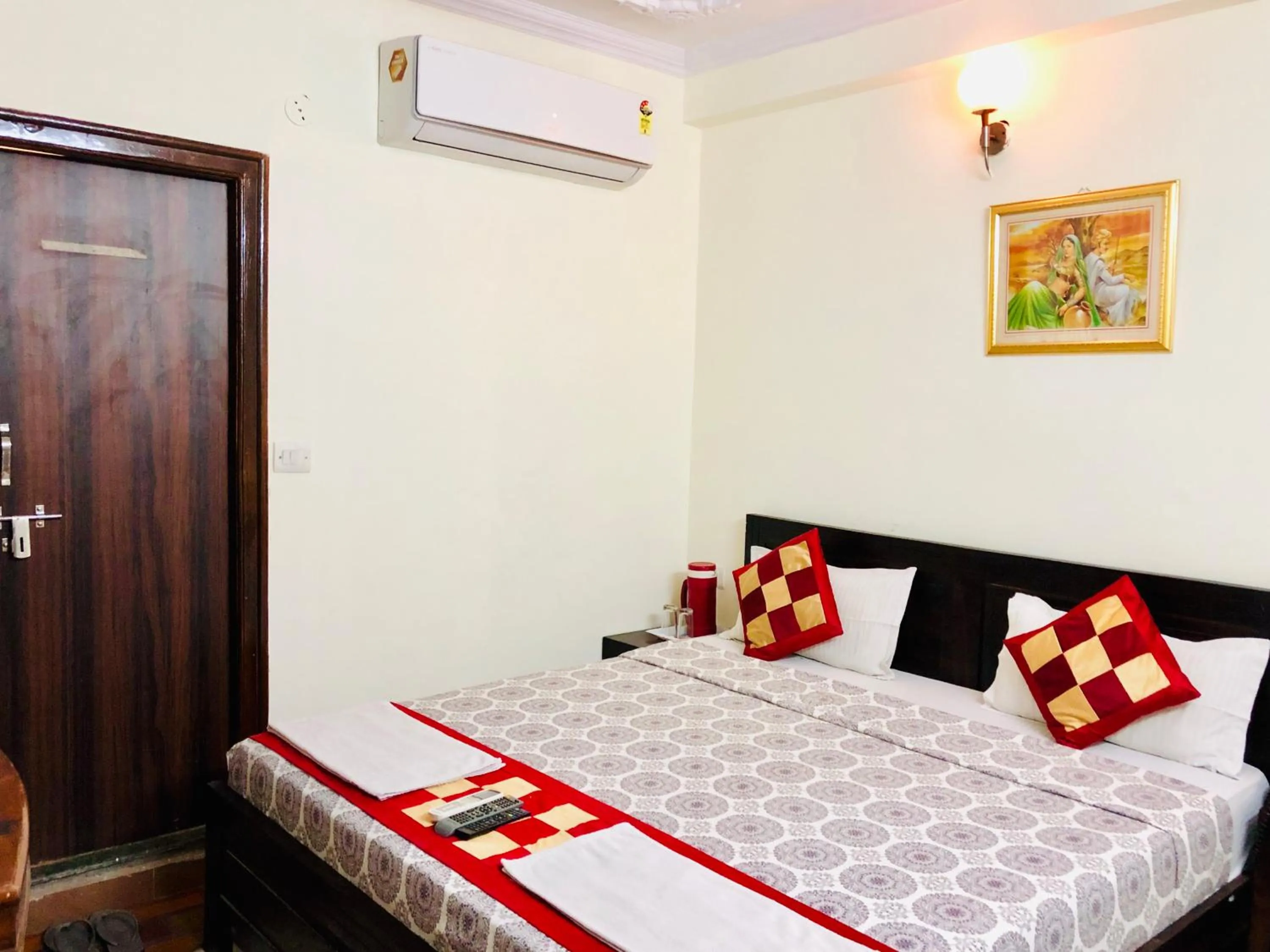 Deluxe Double or Twin Room - single occupancy in Hotel Classic Inn Near Jaipur Railway Station