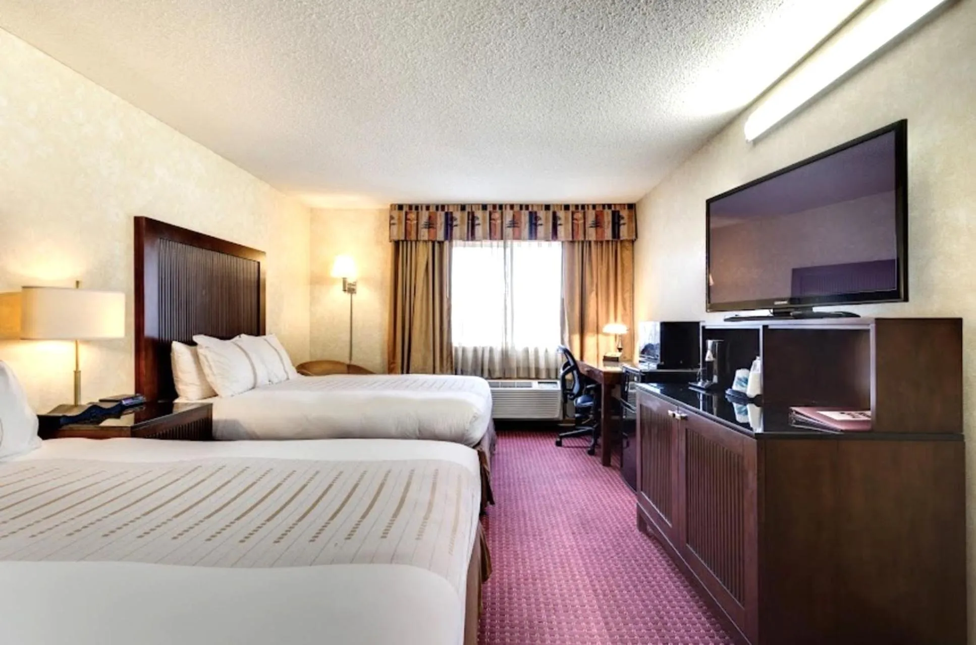 2 Queen Beds Suite Non-Smoking in Fireside Inn and Suites