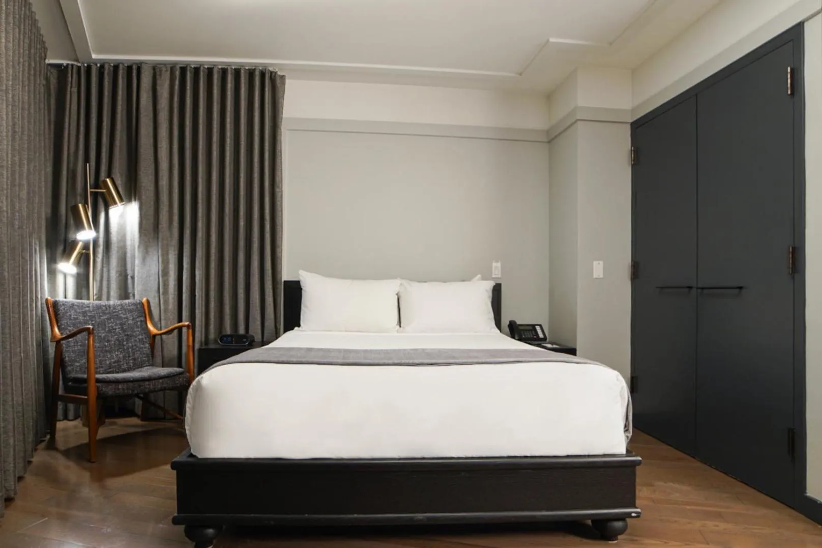 Superior Double Room in The Tillary Hotel Brooklyn