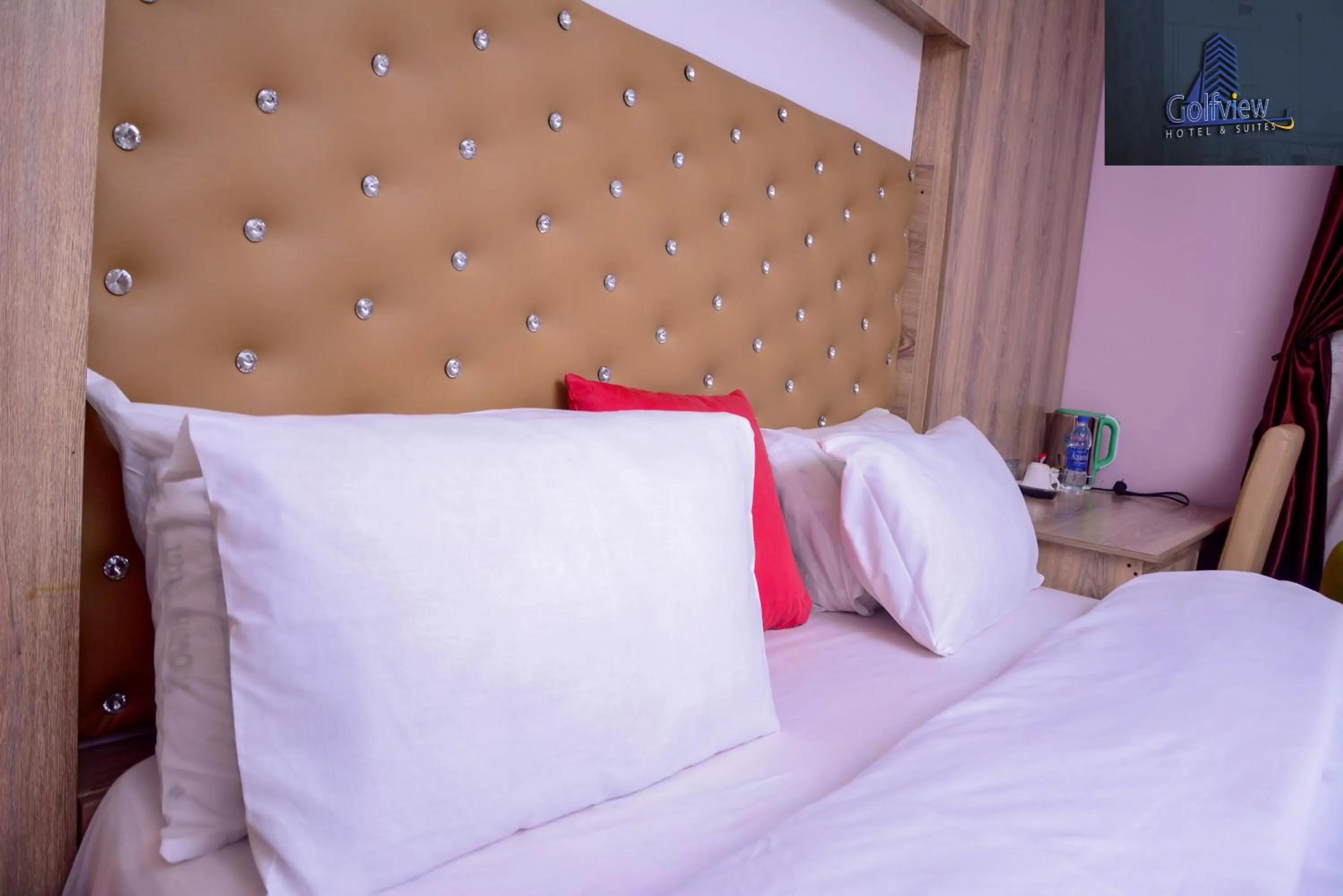 Superior Queen Room in GolfView Suites & Conference Center