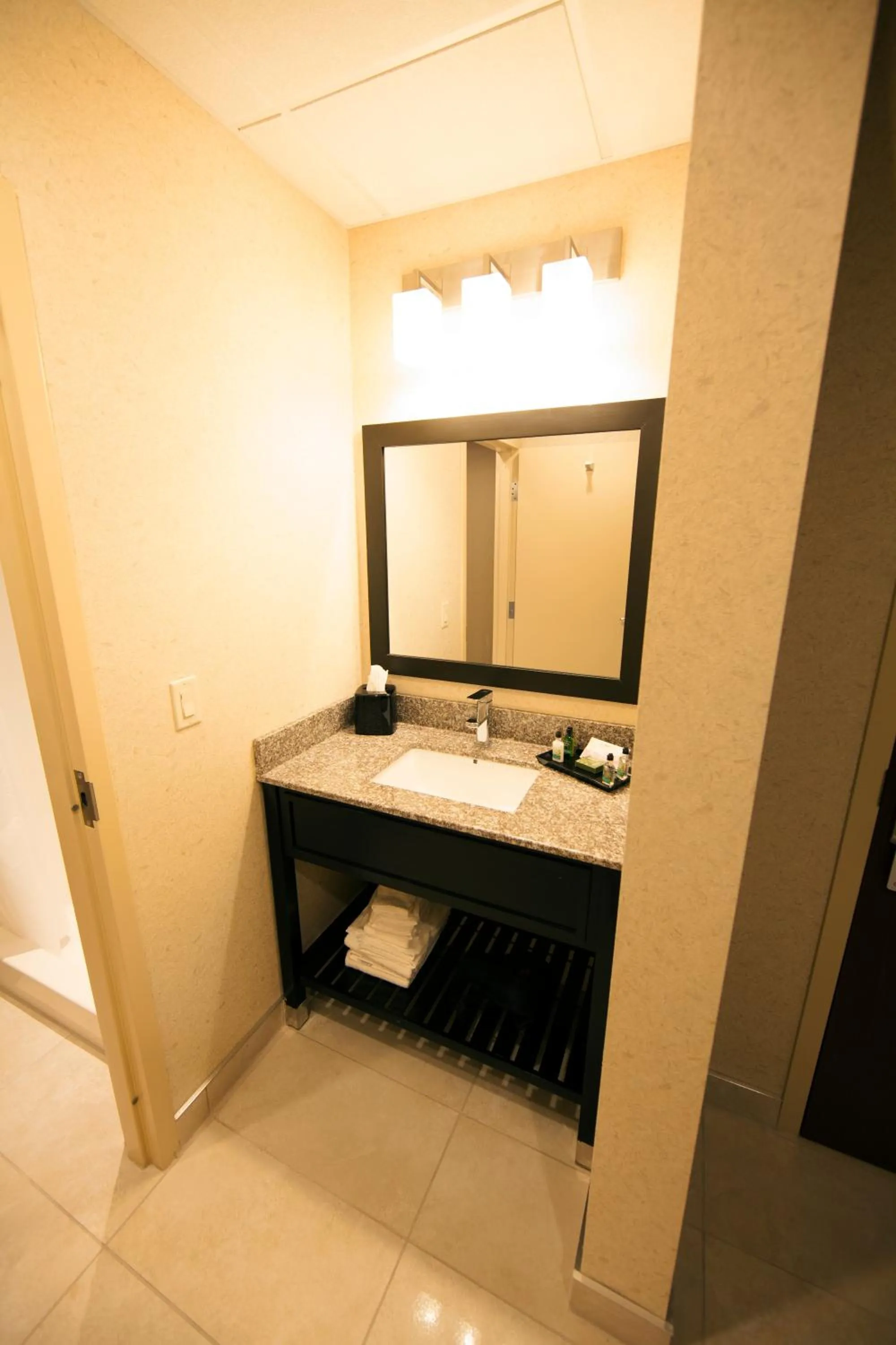 Queen Room in Warehouse Hotel at The Nook