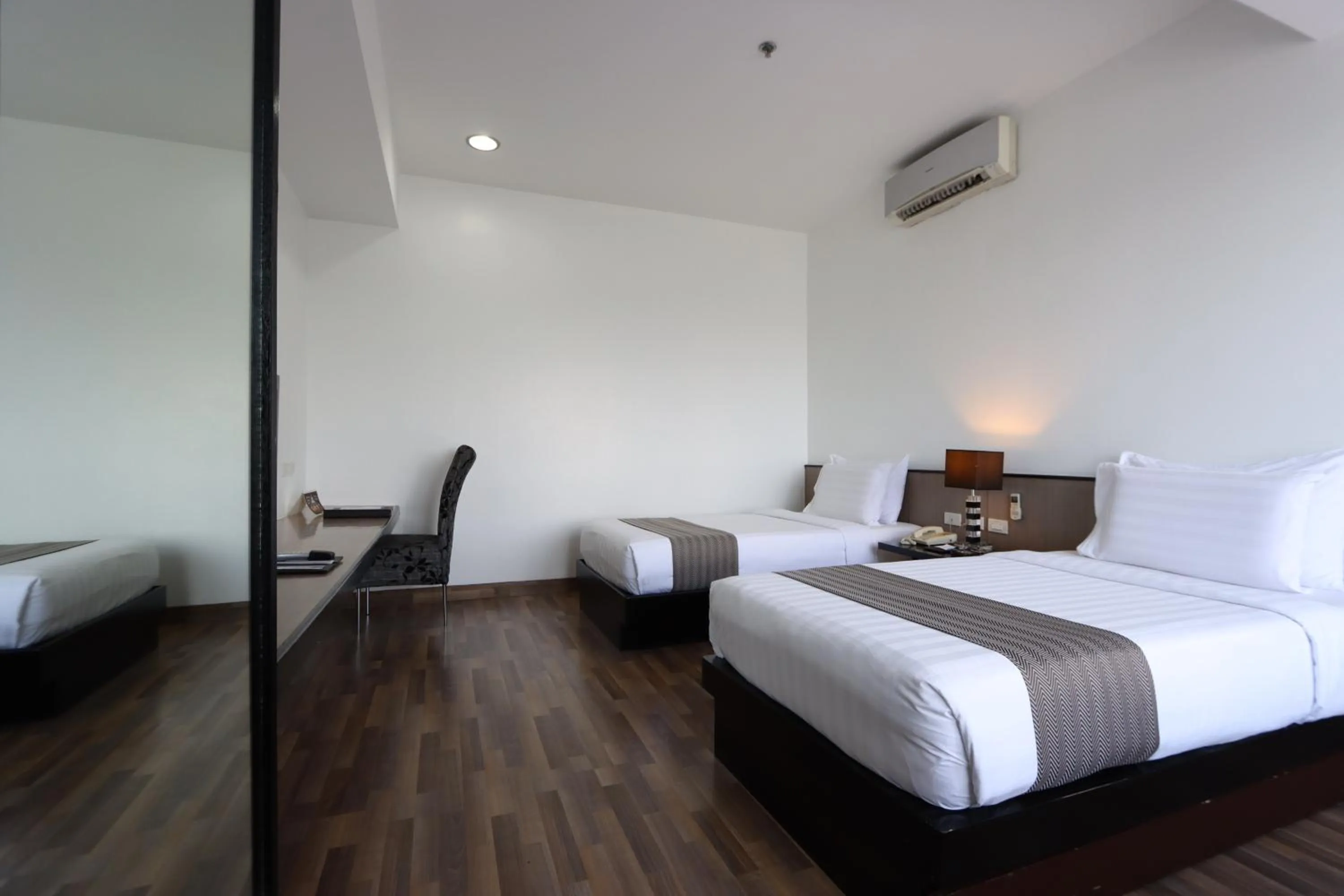 Deluxe Double Room in Paseo Premiere Hotel