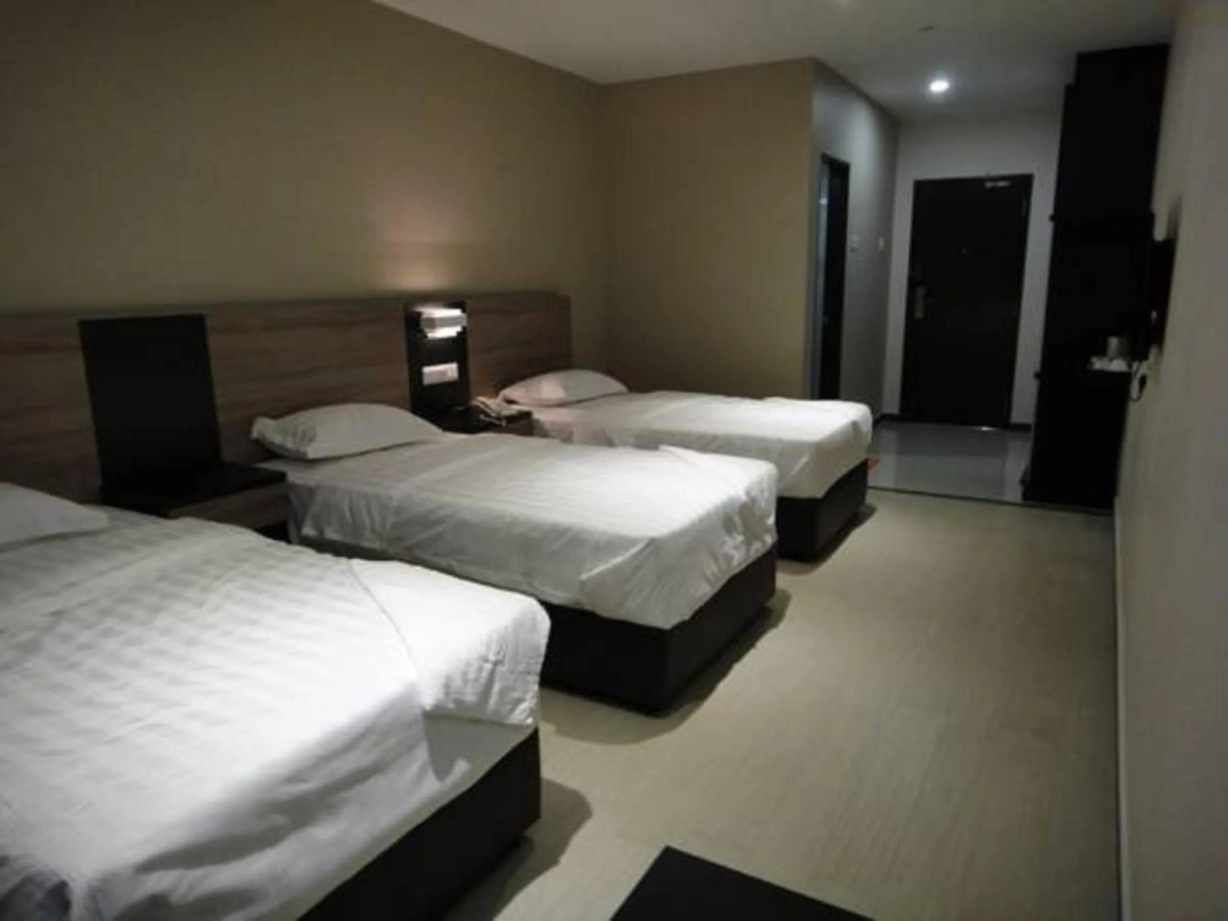 Standard Triple Room in Galaxy Hotel SIMPANG AMPAT