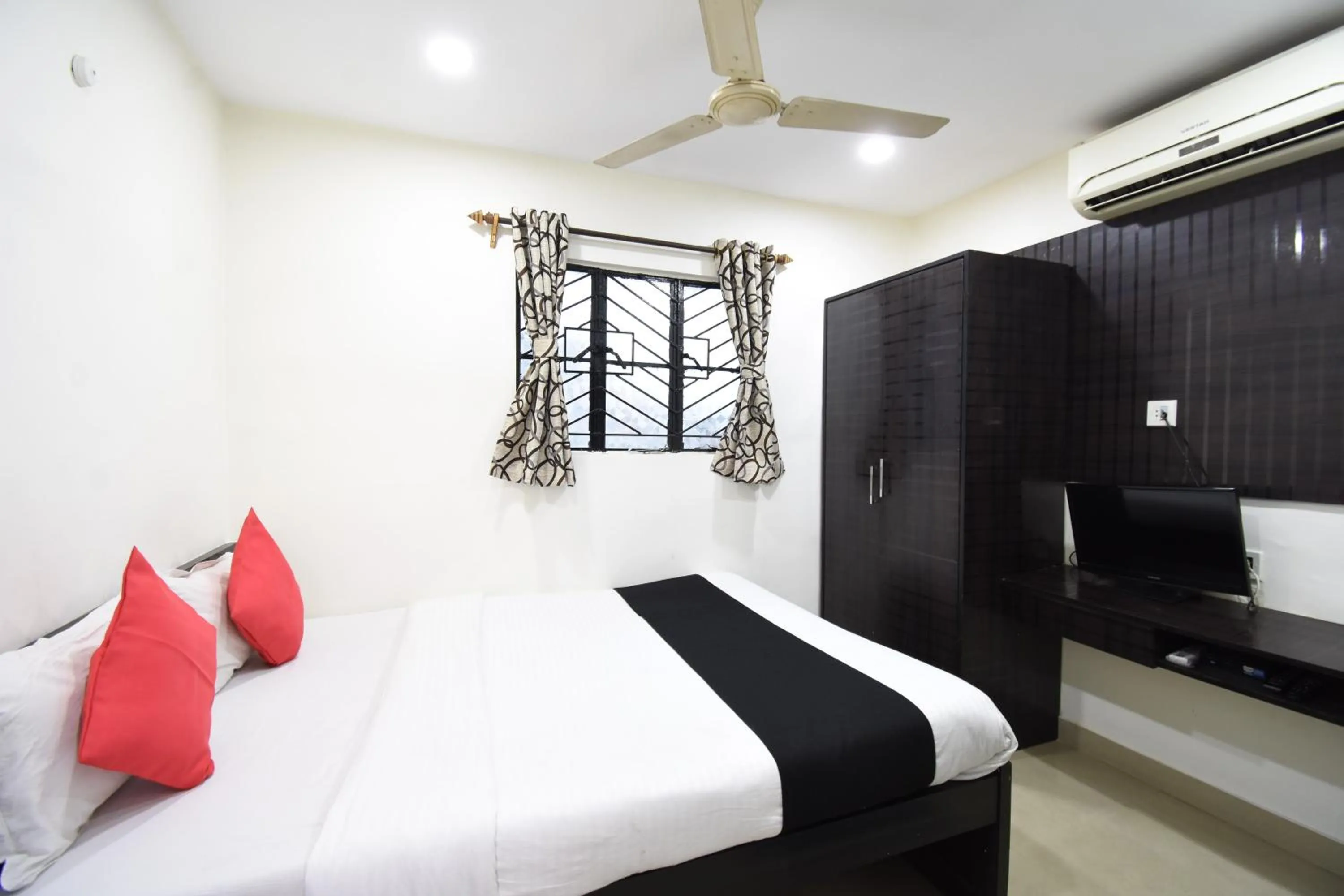 Deluxe Room - single occupancy in Hotel Nest International