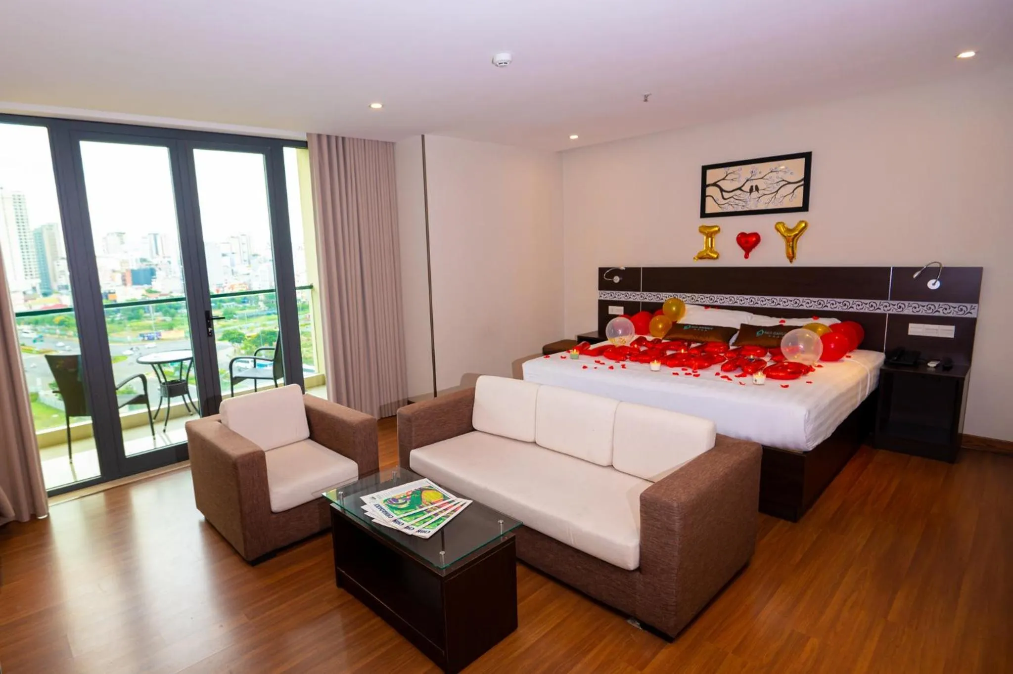 Suite with Balcony - Offer 20% Discount Beverage  in Sea Garden Hotel