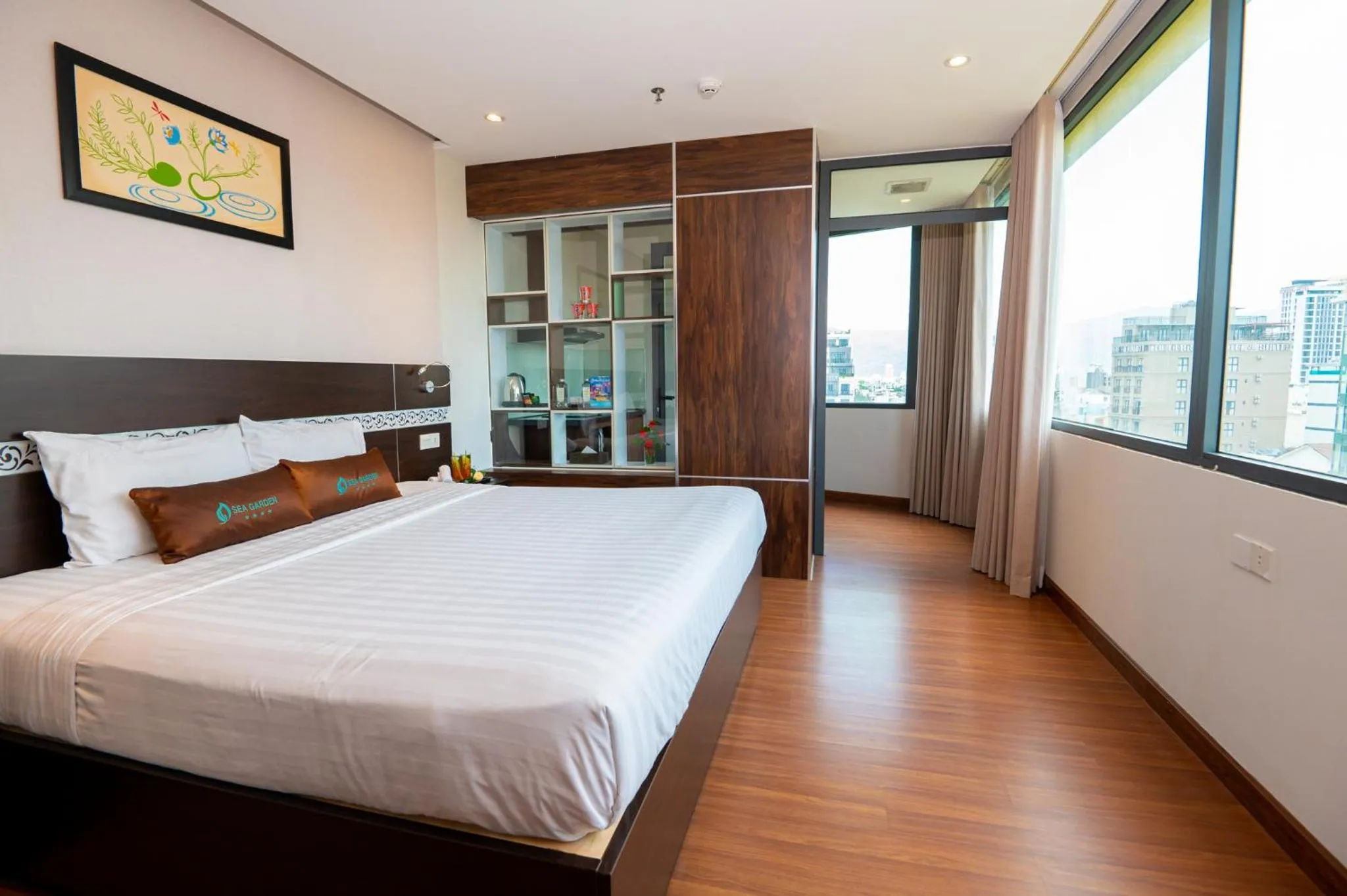 Apartment with Mountain View - Offer 20% Discount Beverage  in Sea Garden Hotel