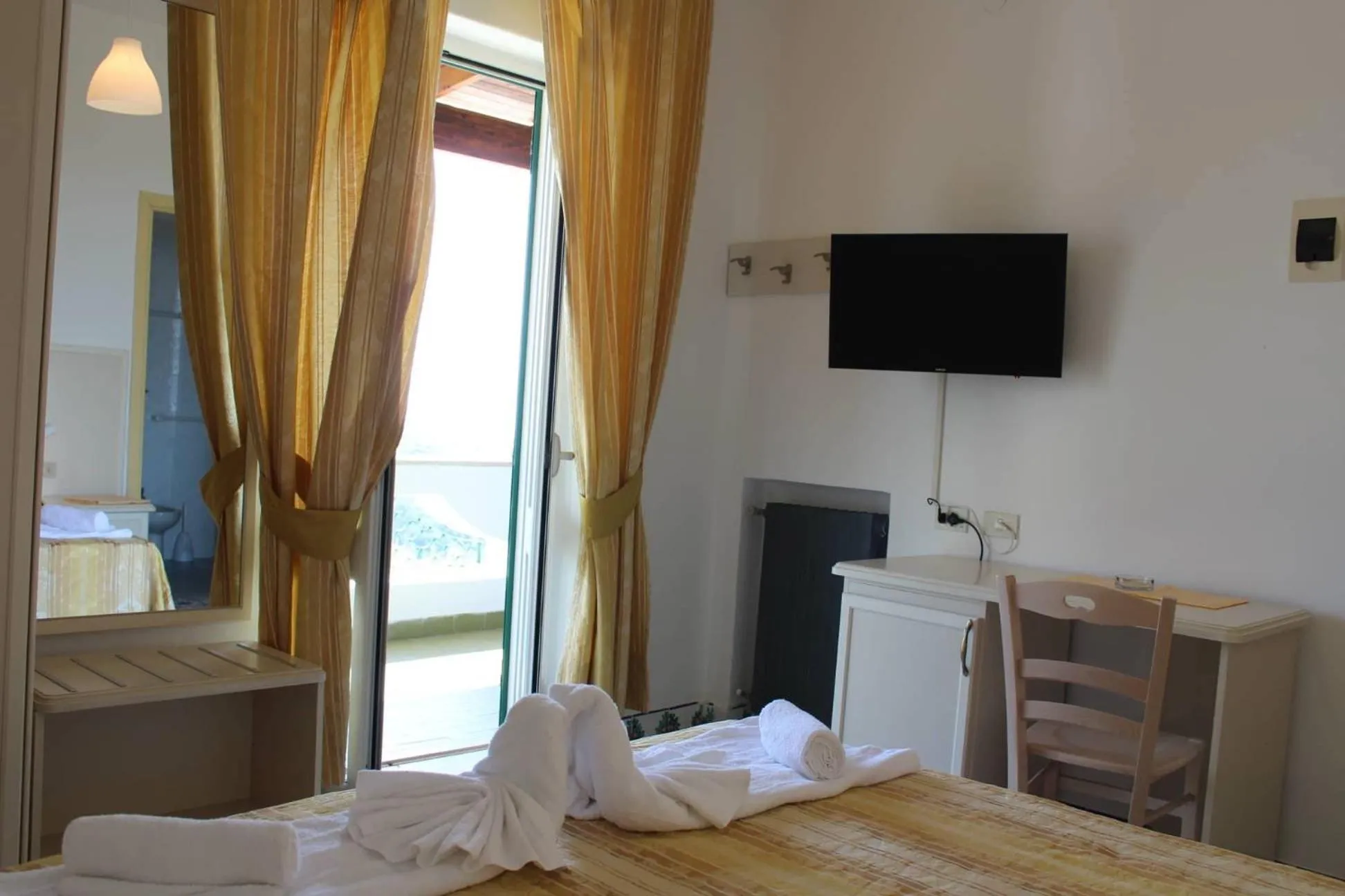 Superior Double or Twin Room with Sea View in Hotel Al Bosco