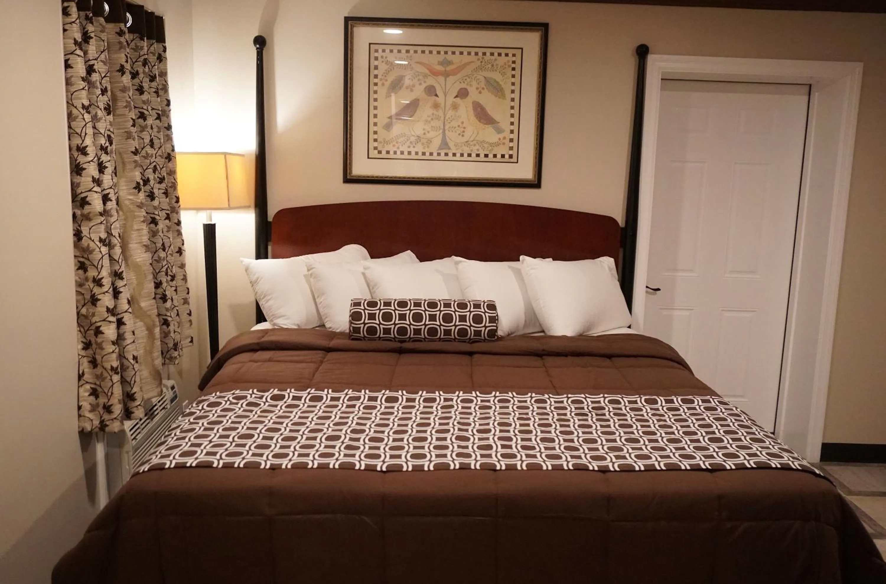 Deluxe Junior Suite in Beachside Resort