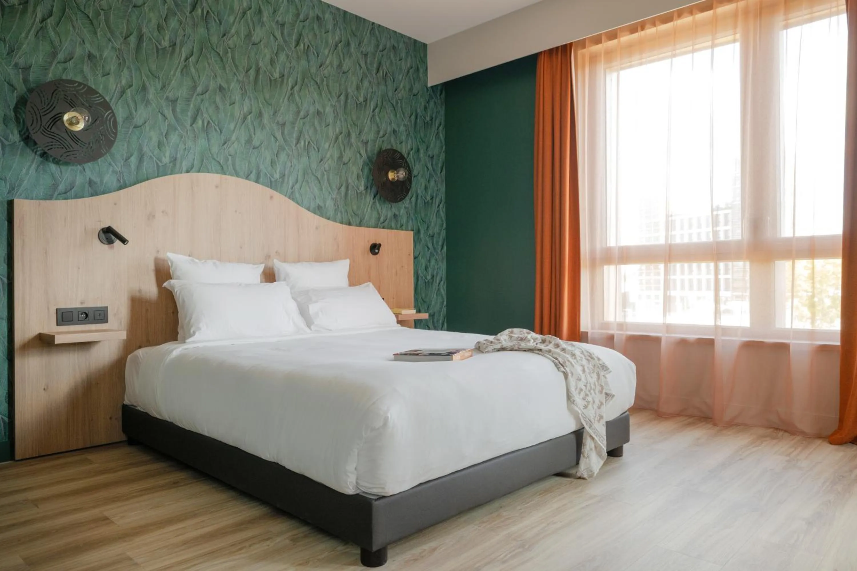 Queen Room - Disability Access in All Suites Hôtel - Paris Pleyel - L'Île Saint Denis