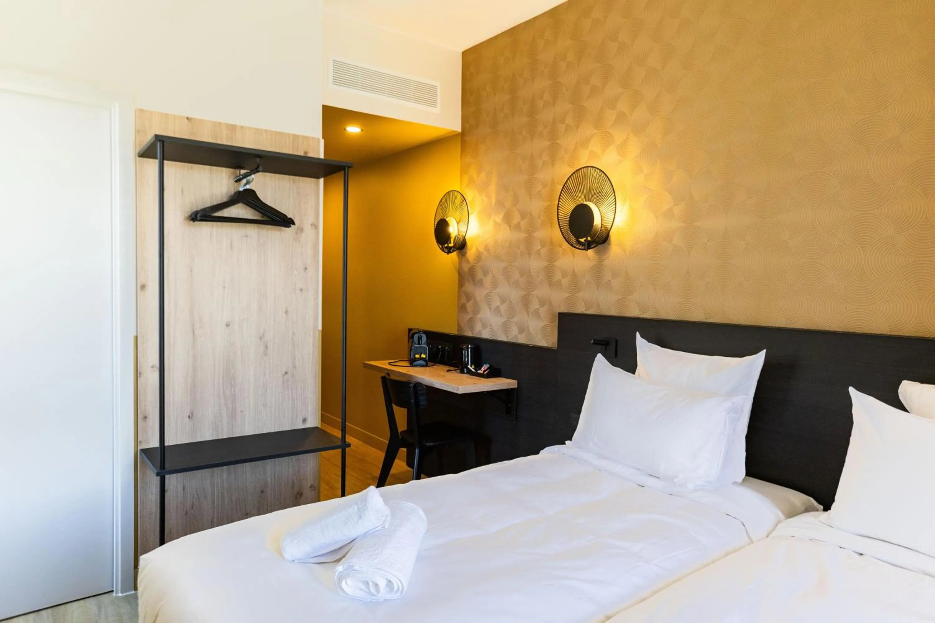 Superior Twin Room in All Suites Hôtel - Paris Pleyel - L'Île Saint Denis