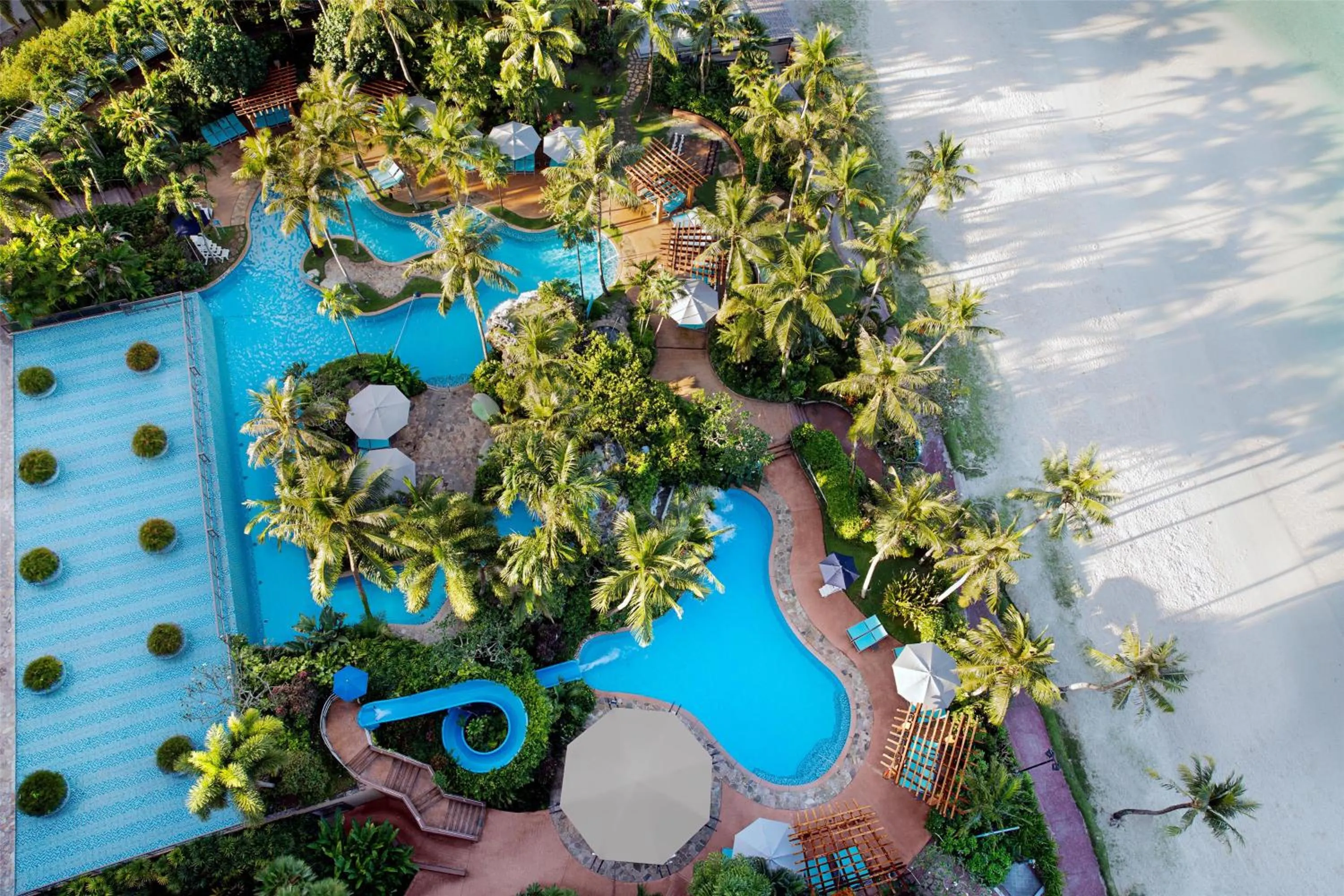 Deluxe Oceanfront King in Dusit Beach Resort Guam