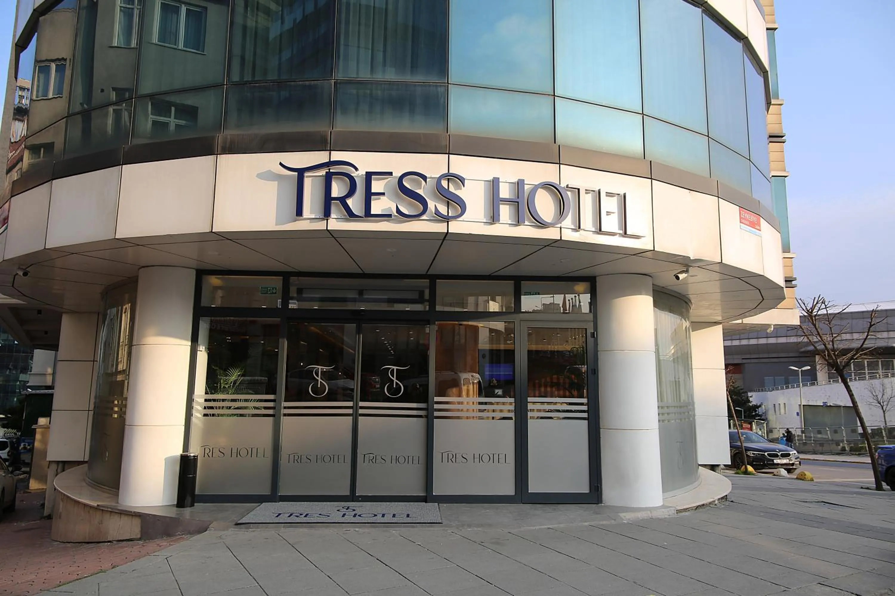 Tress Hotel