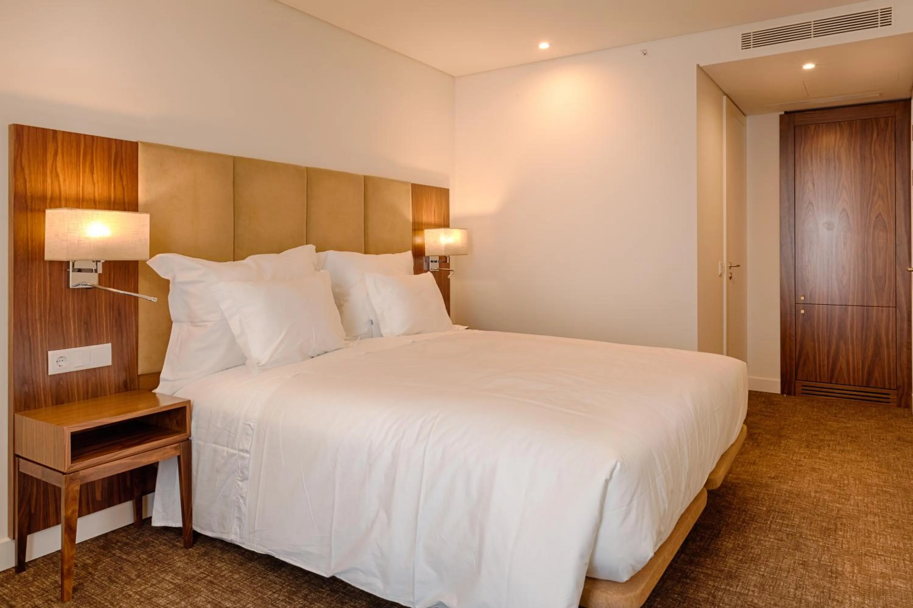 Standard Double or Twin Room in Hotel Premium Porto Downtown
