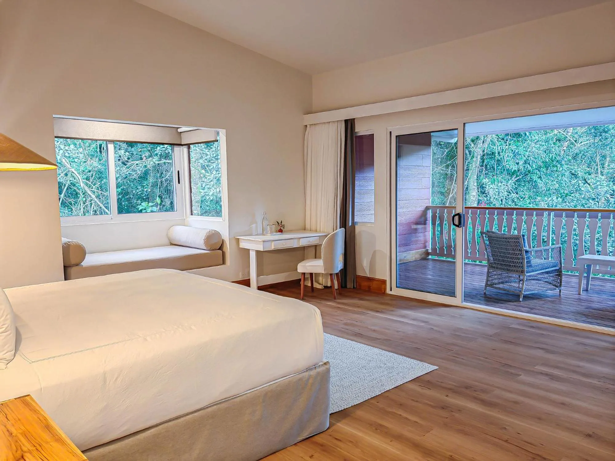 Tityra Junior Suites in Cloud Forest Lodge