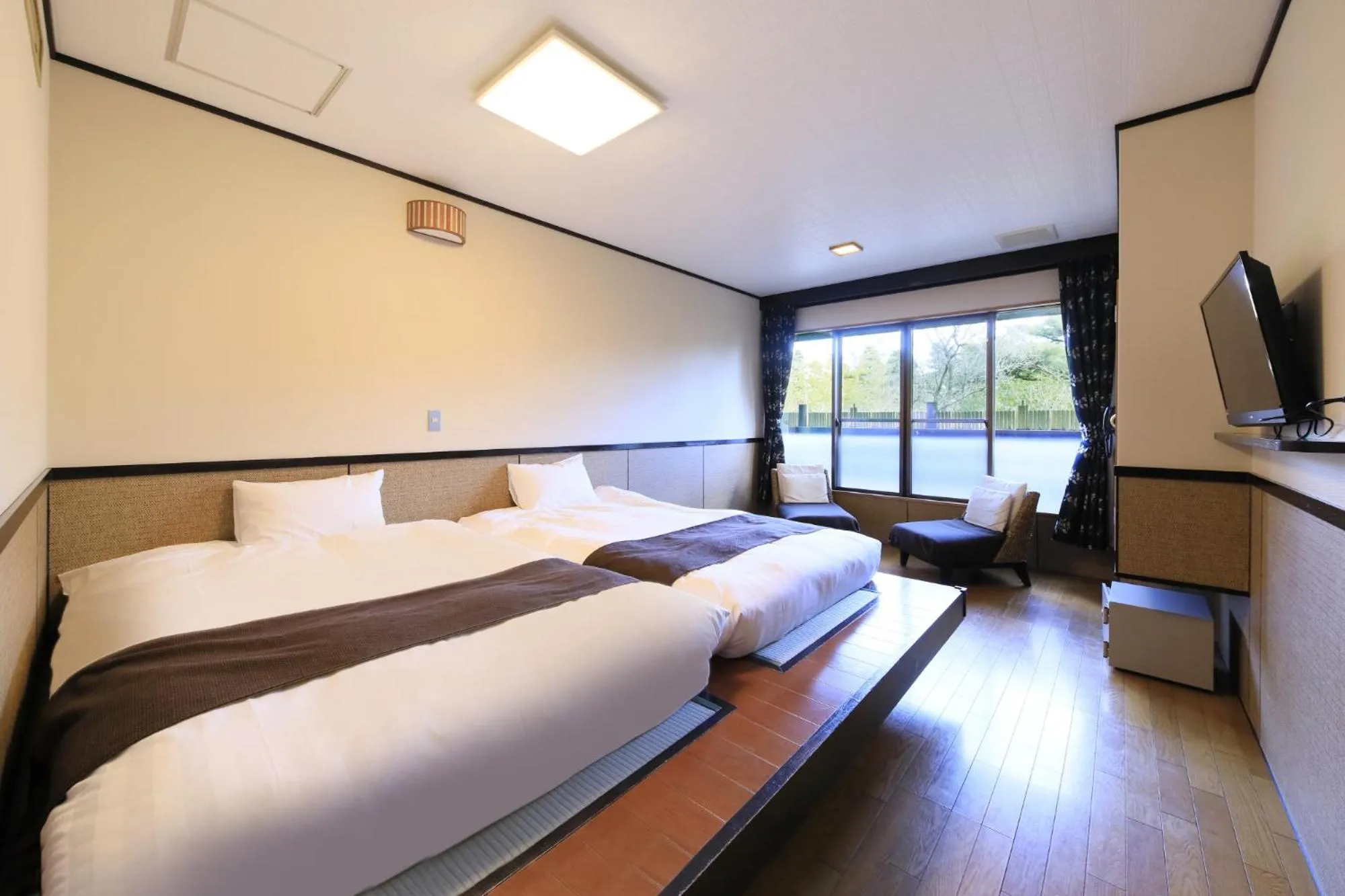 Standard Twin Room with Shared Bathroom* in Yutorelo-an