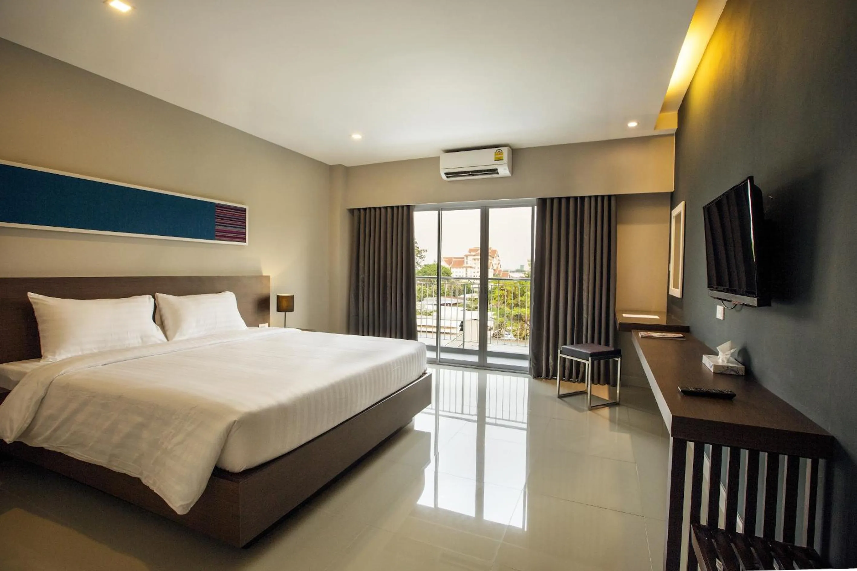 Deluxe Double Room in V Hotel Ubon Ratchathani