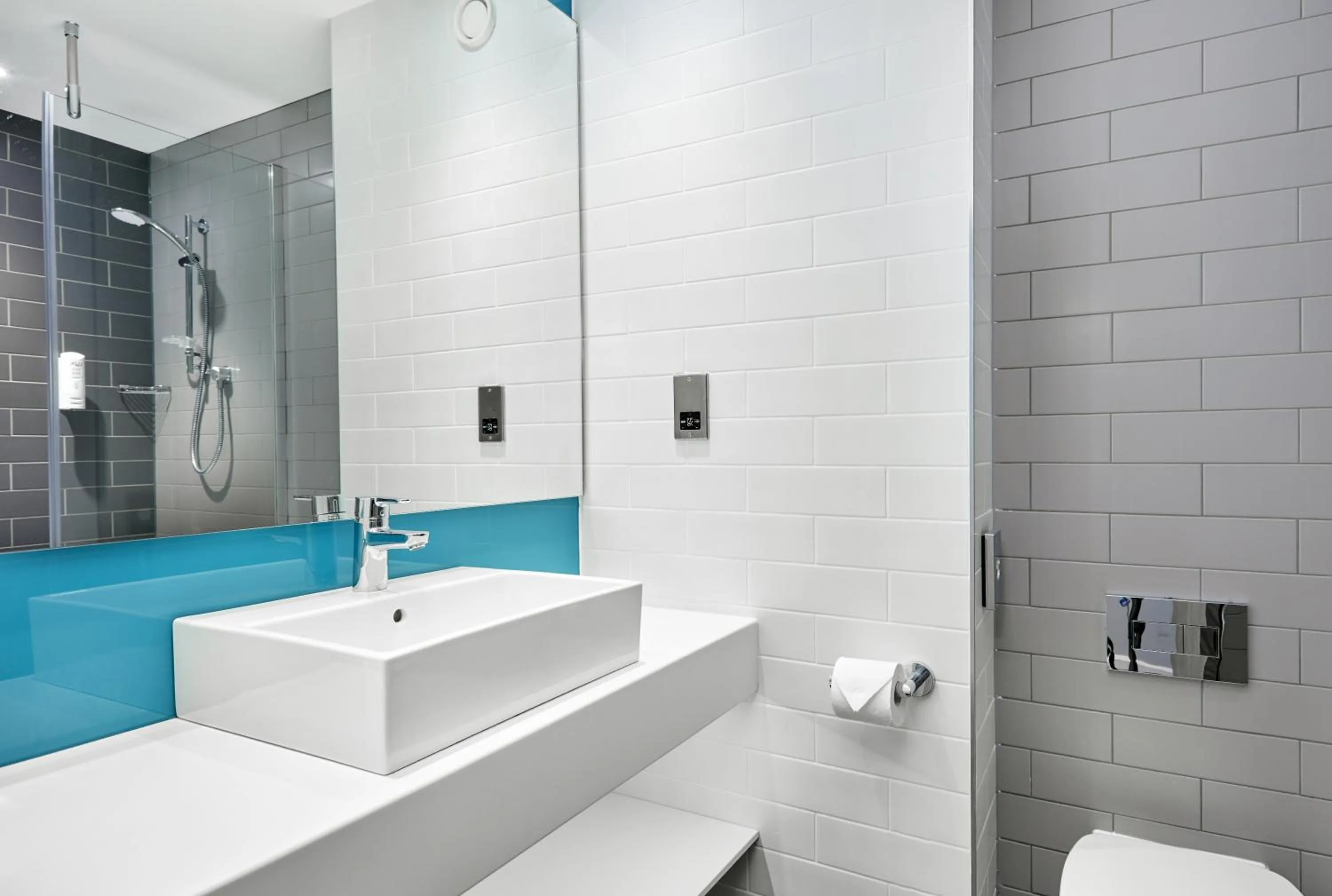 Standard Double Room with Free Hot Breakfast in Holiday Inn Express Grimsby by IHG