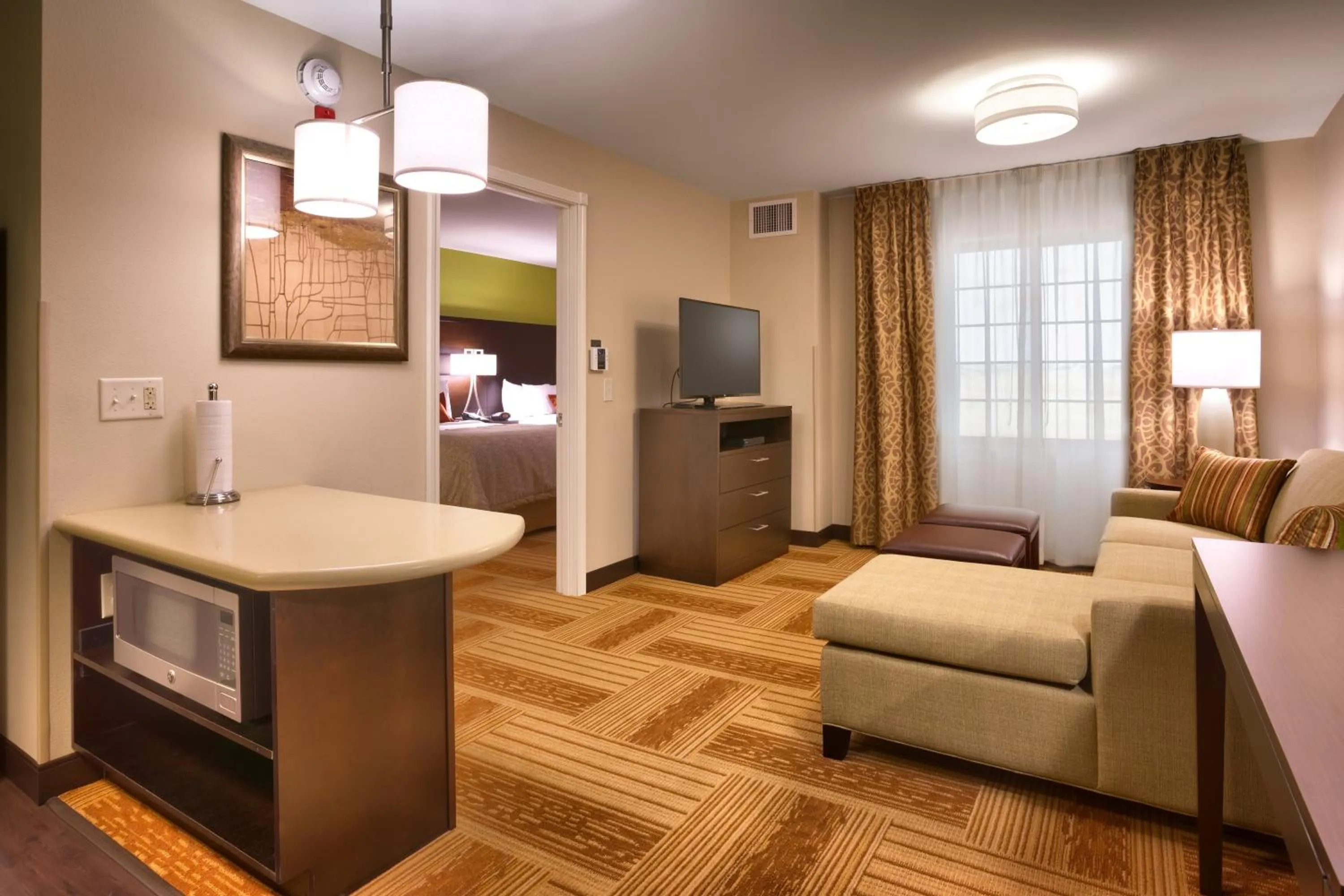 One-Bedroom Queen Room with Two Queen Beds and Mobility Accessible Tub - Non-Smoking in Staybridge Suites Cheyenne by IHG