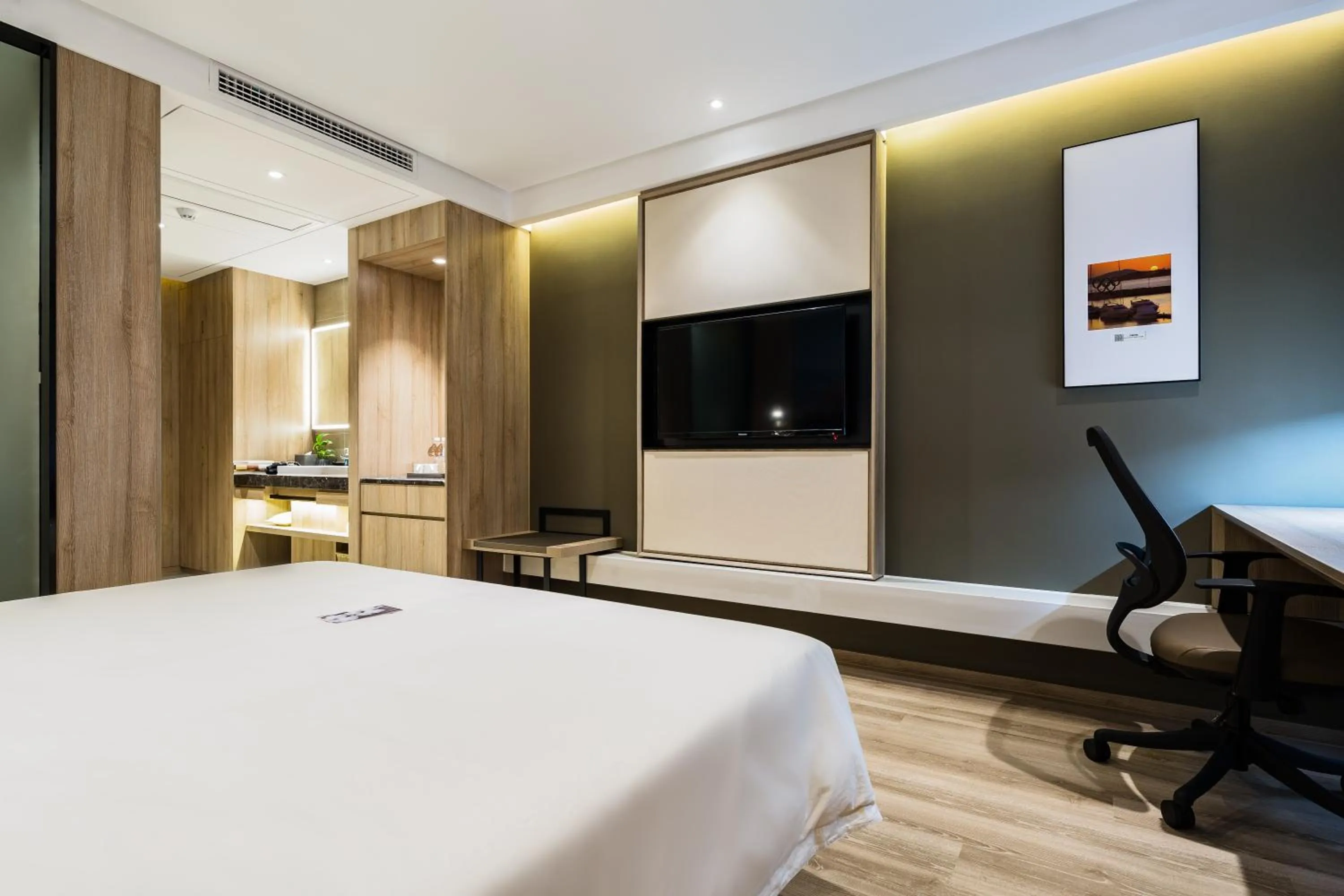 Atour S Hotel Qingdao May Fourth Square Badaguan