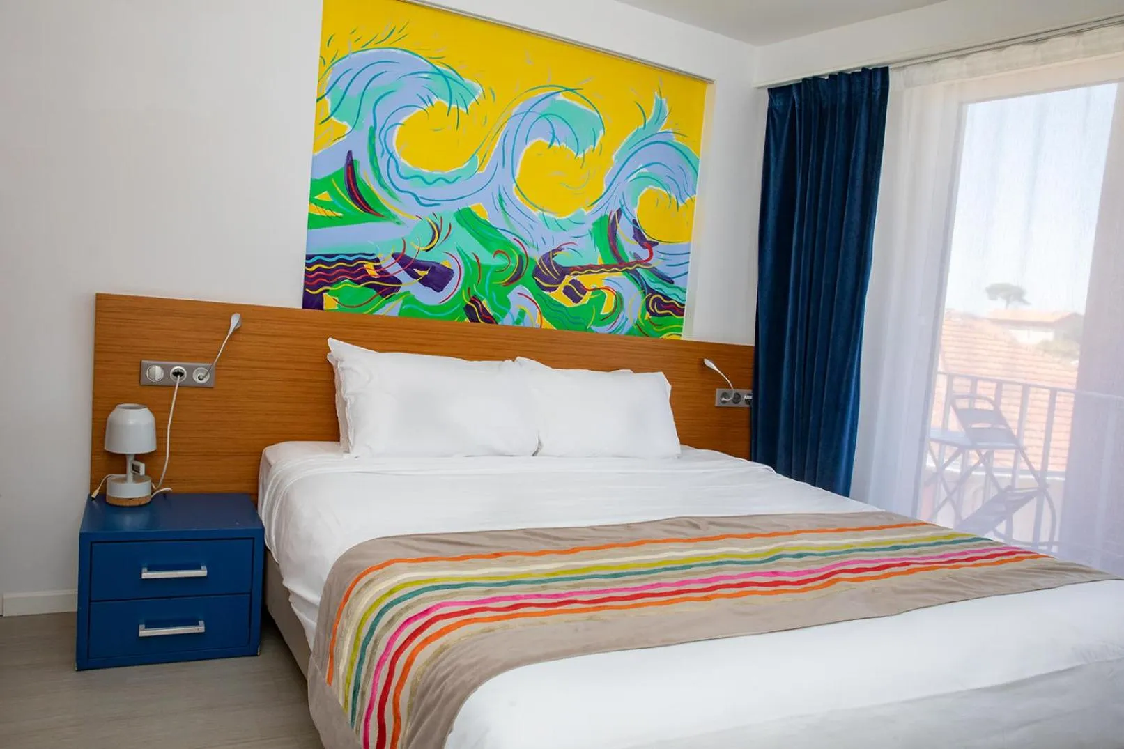 Deluxe Double Room with Balcony in Best Western Arcachon Le Port