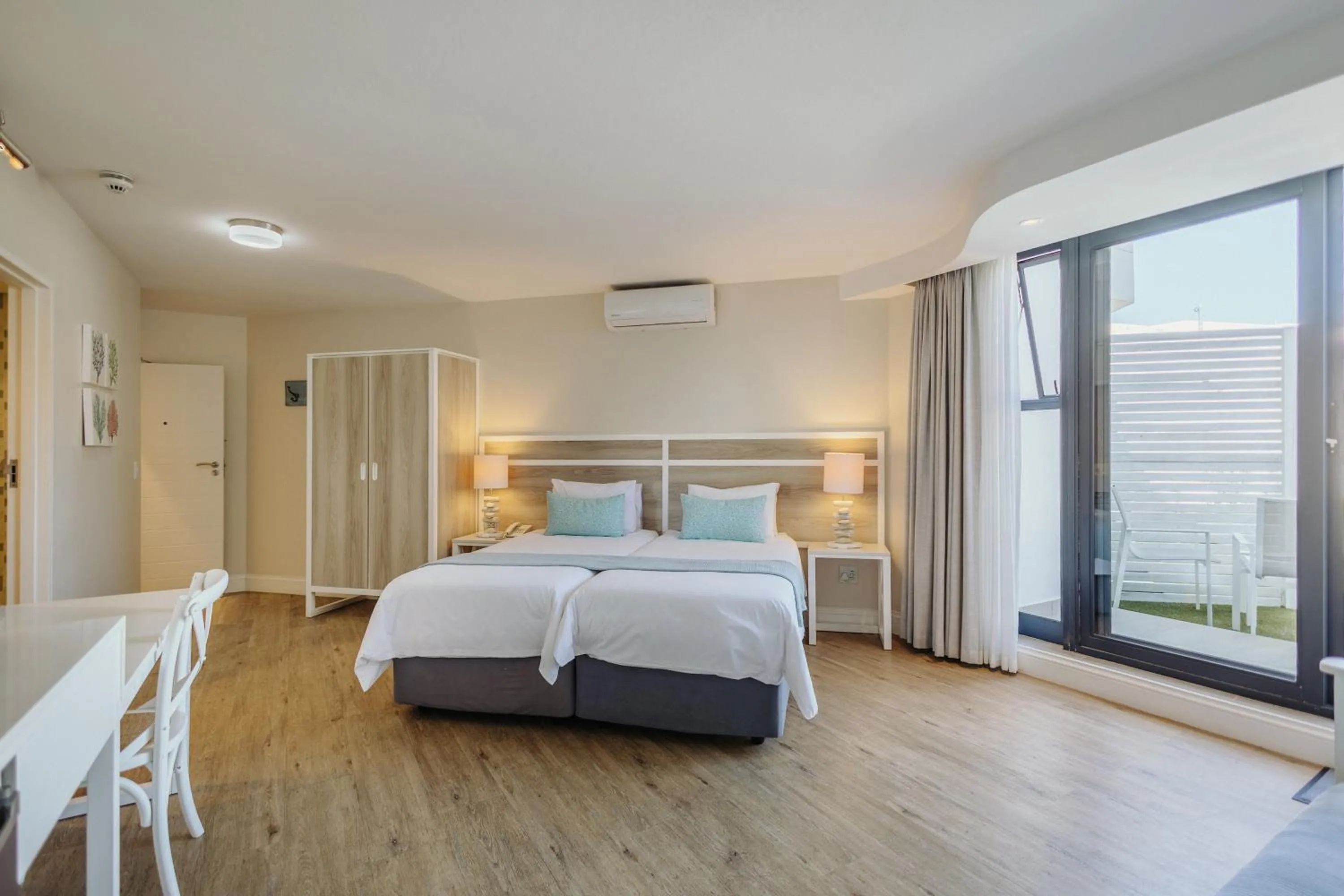 Deluxe Triple Room - single occupancy in Bayview Hotel