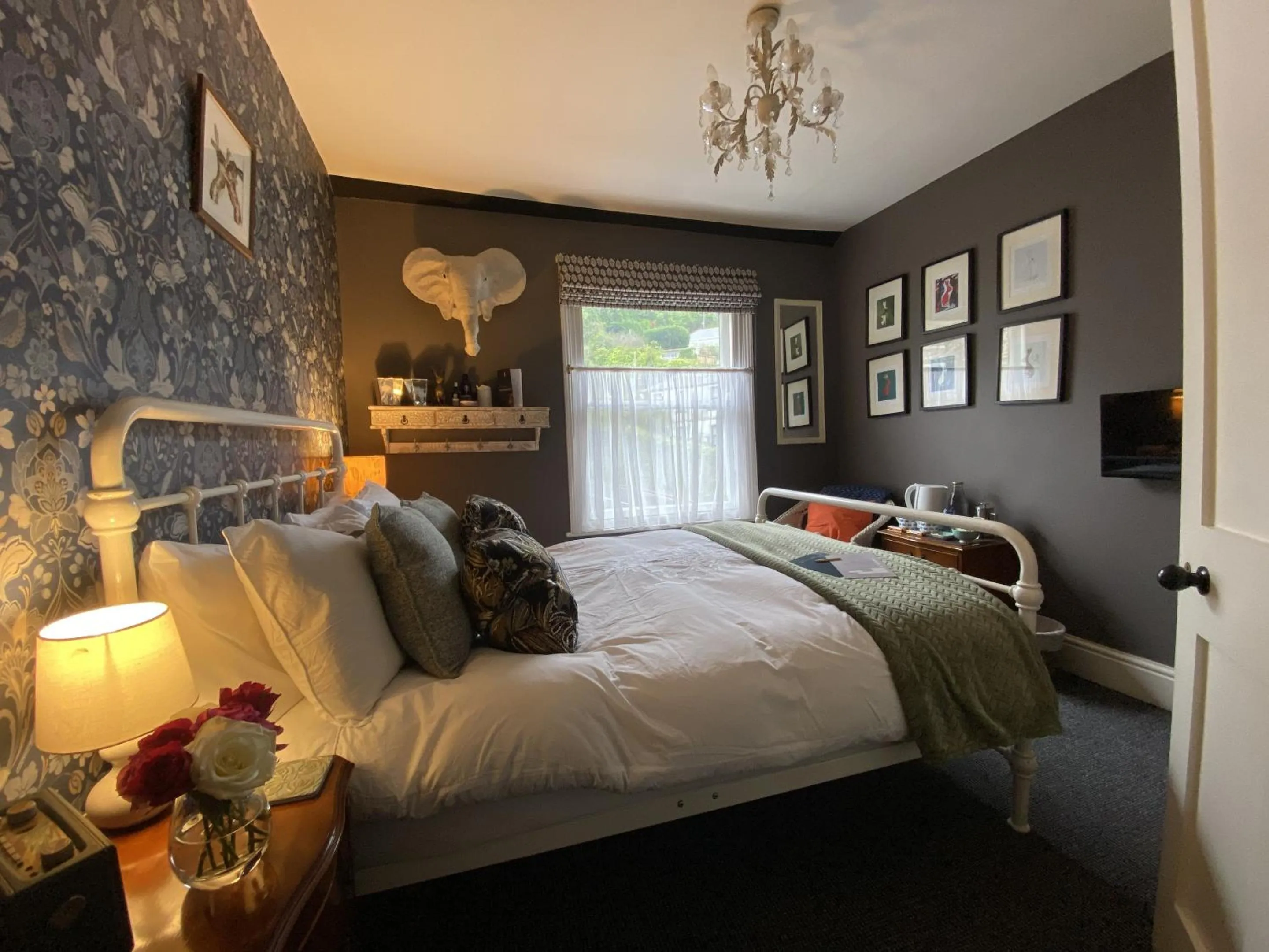 Cozy Double Room in One Drake Road, Tavistock, Devon