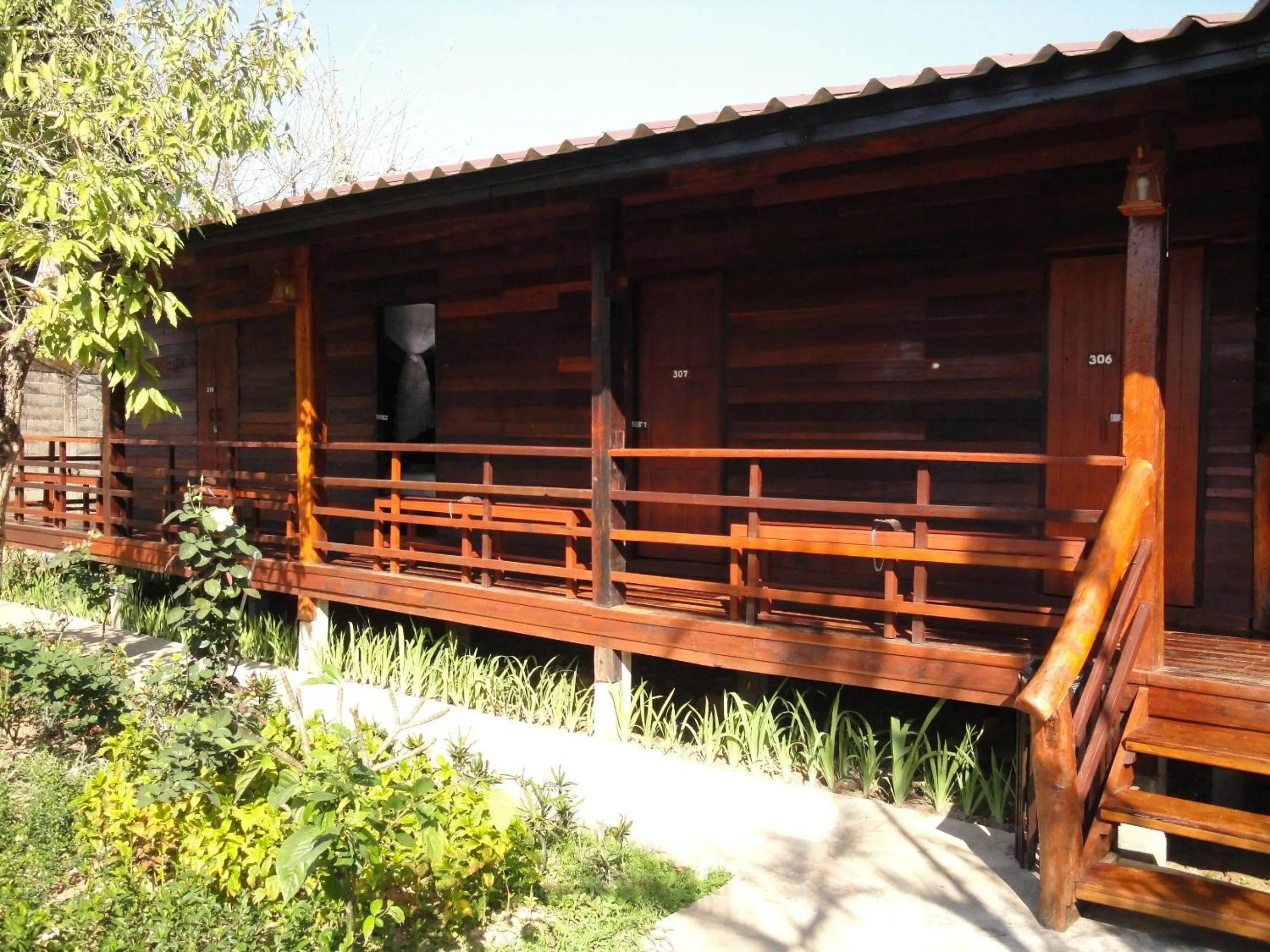 Standard Double Room with Fan in Namkhong Guesthouse and Resort