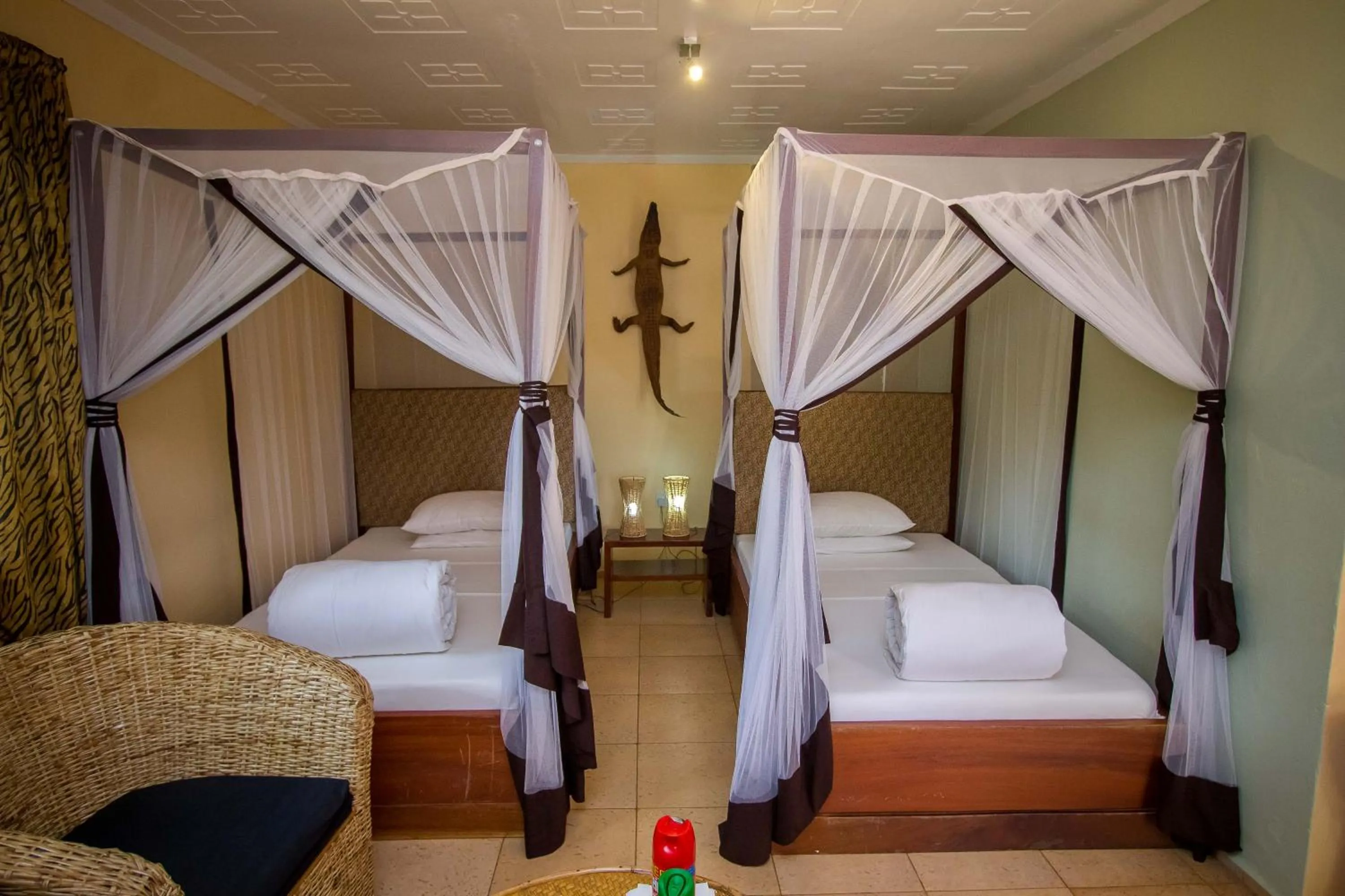 Standard Twin Room in 2 Friends Guest House