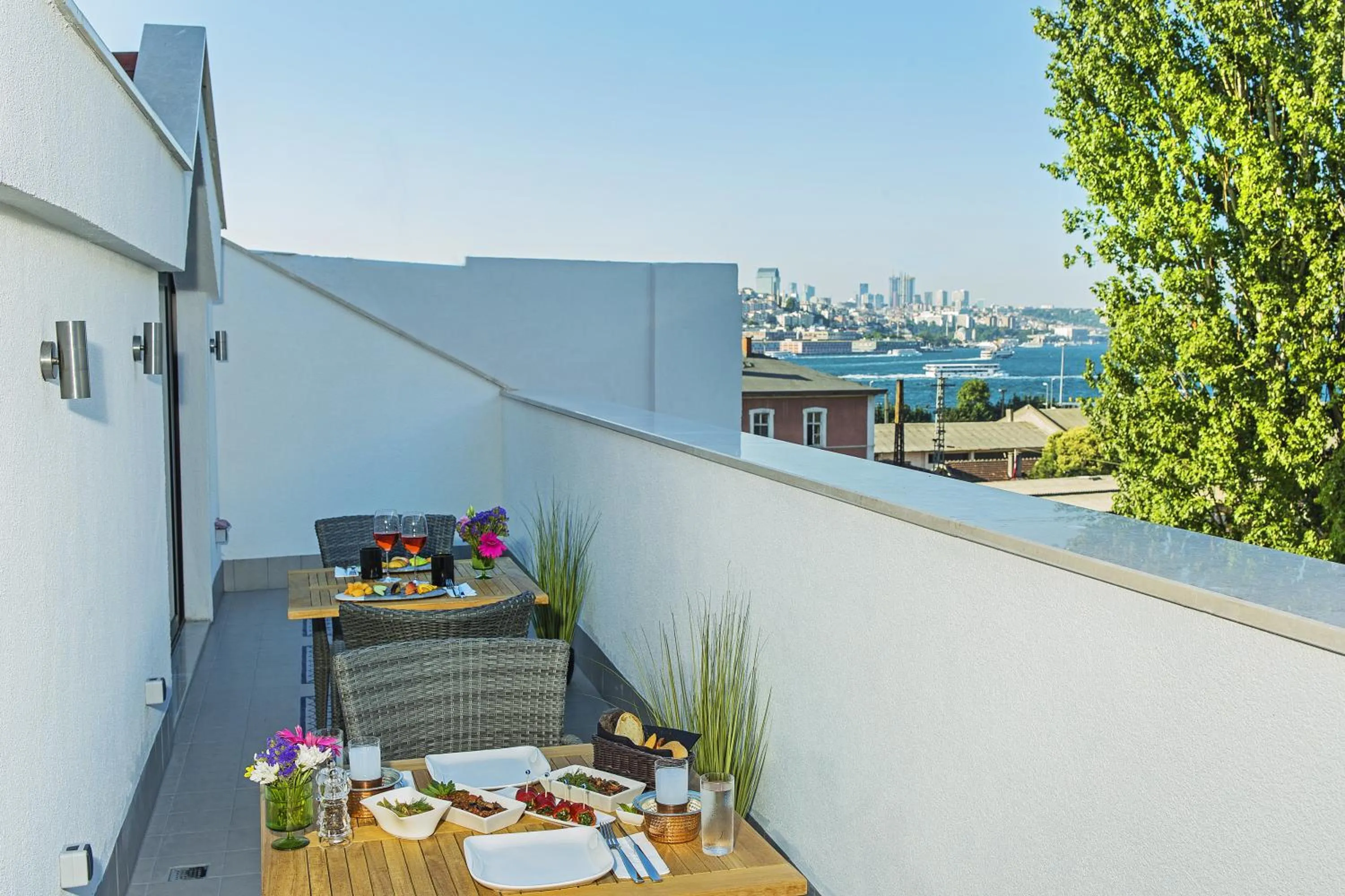 King Room with Terrace in Barbera Hotel