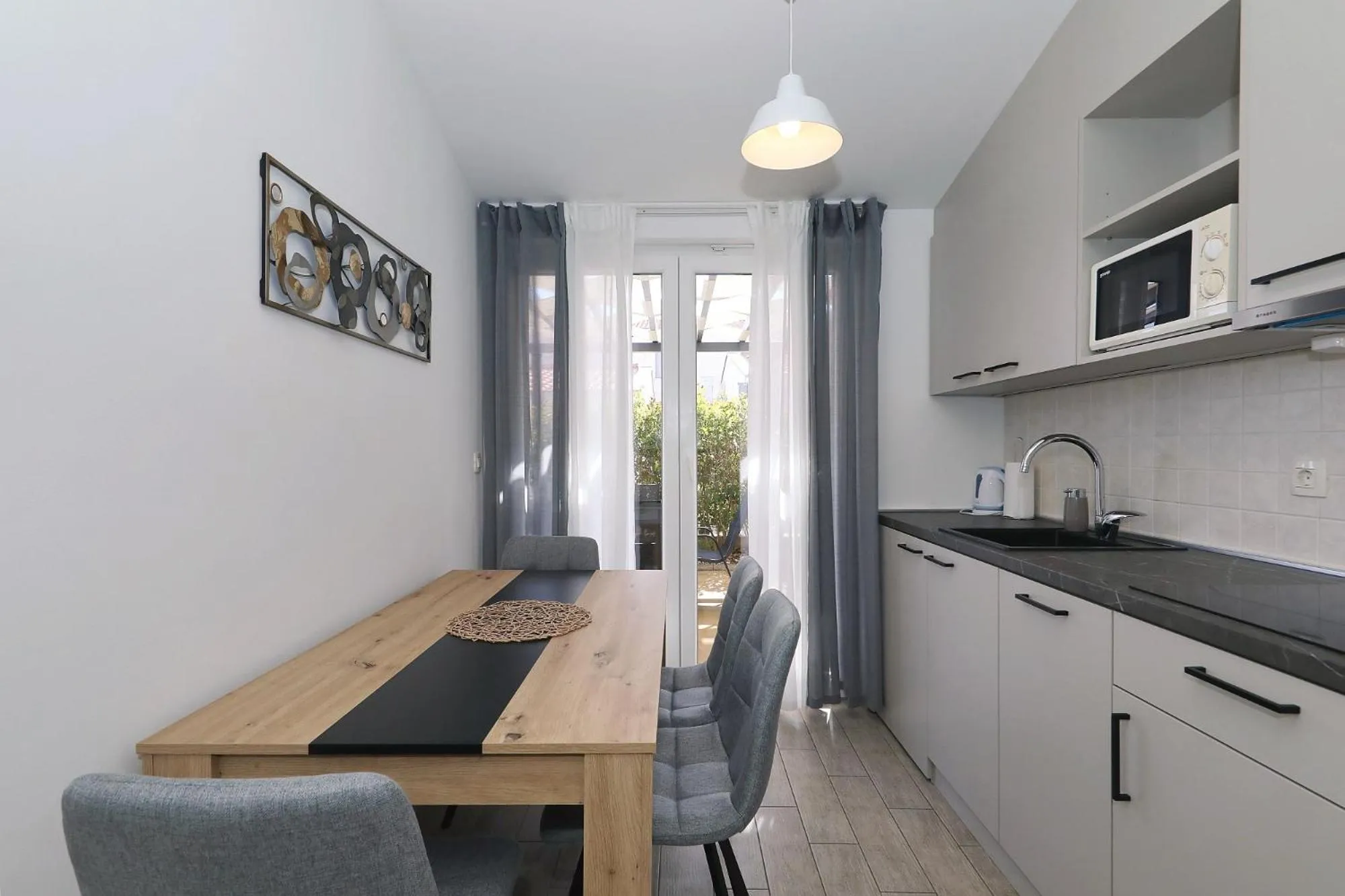 Two-Bedroom Villa with Terrace in Vile Dalmacija