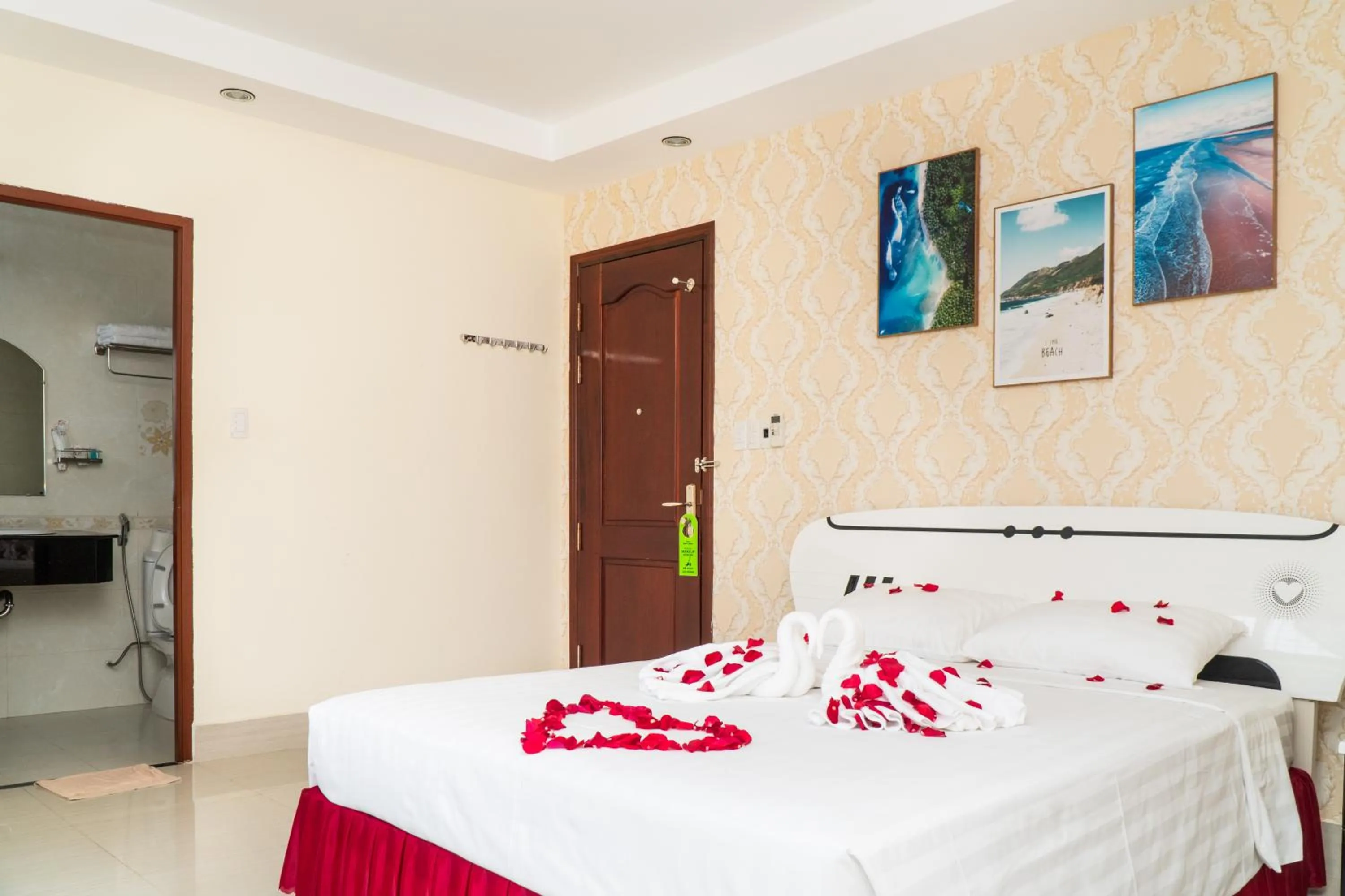 Deluxe Double Room in Sun & Sea Hotel