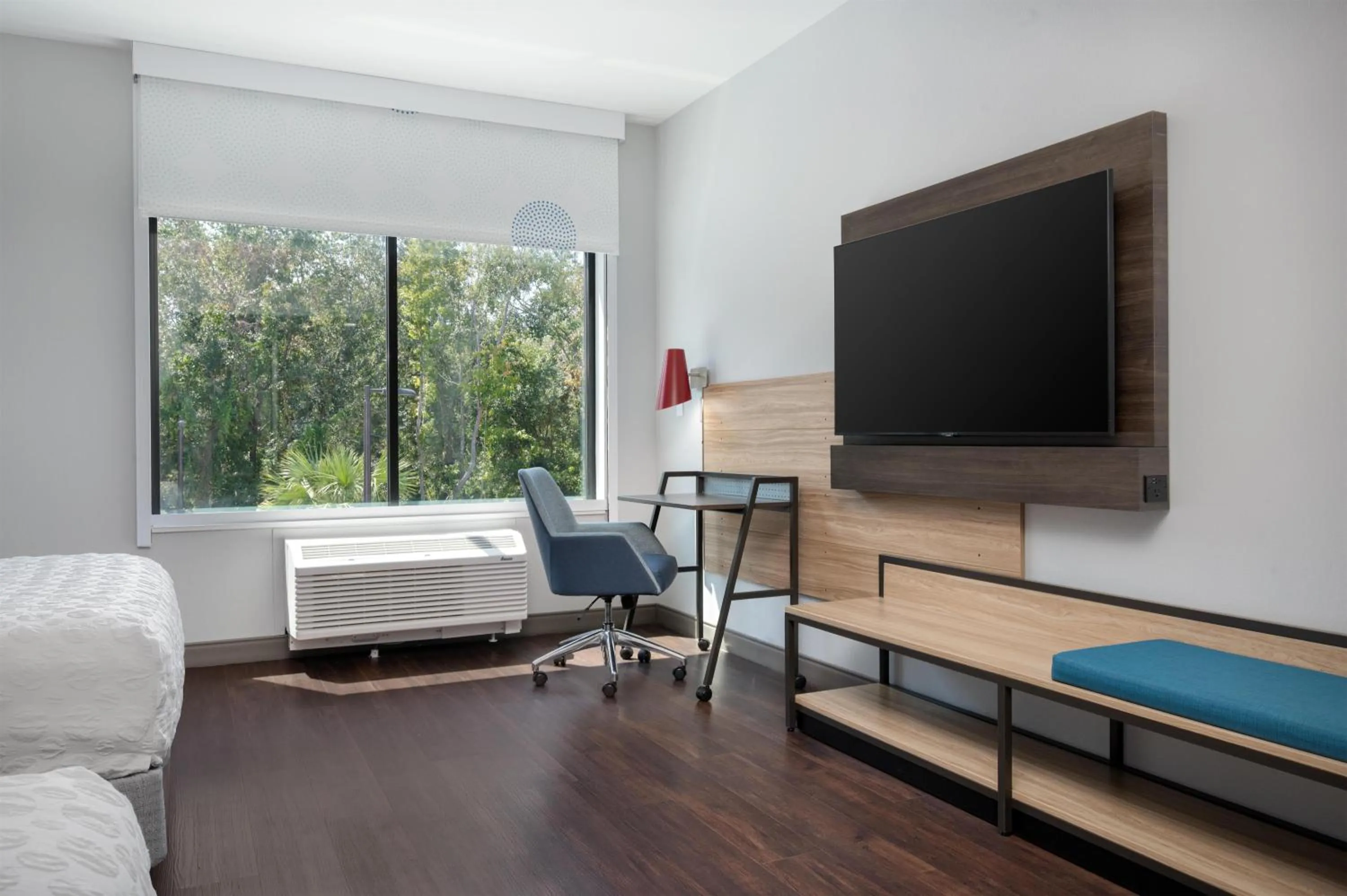 Queen Room with Two Queen Beds - Mobility Access in Tru By Hilton Brunswick