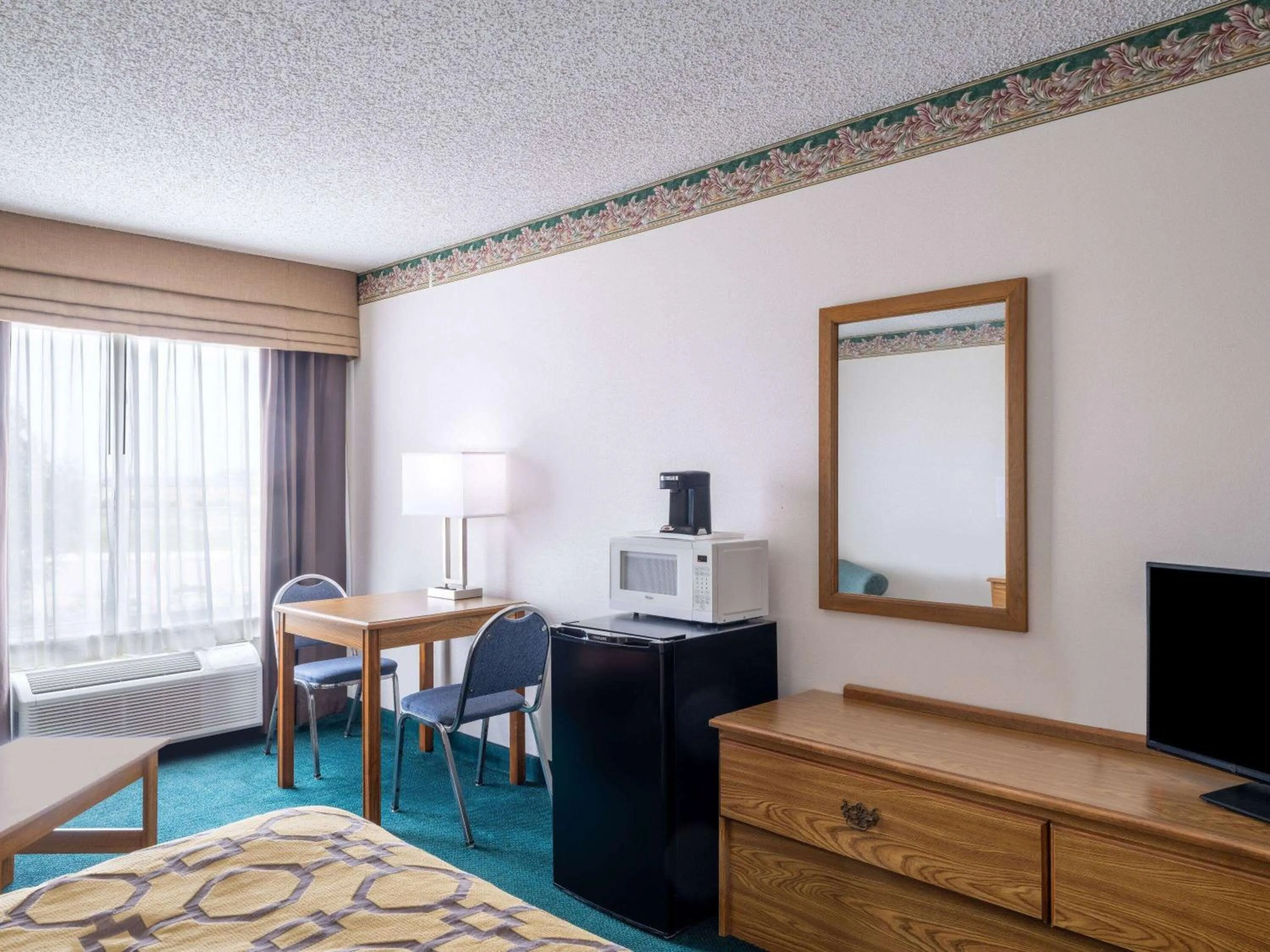 King Room - Non-Smoking in Baymont by Wyndham Limon