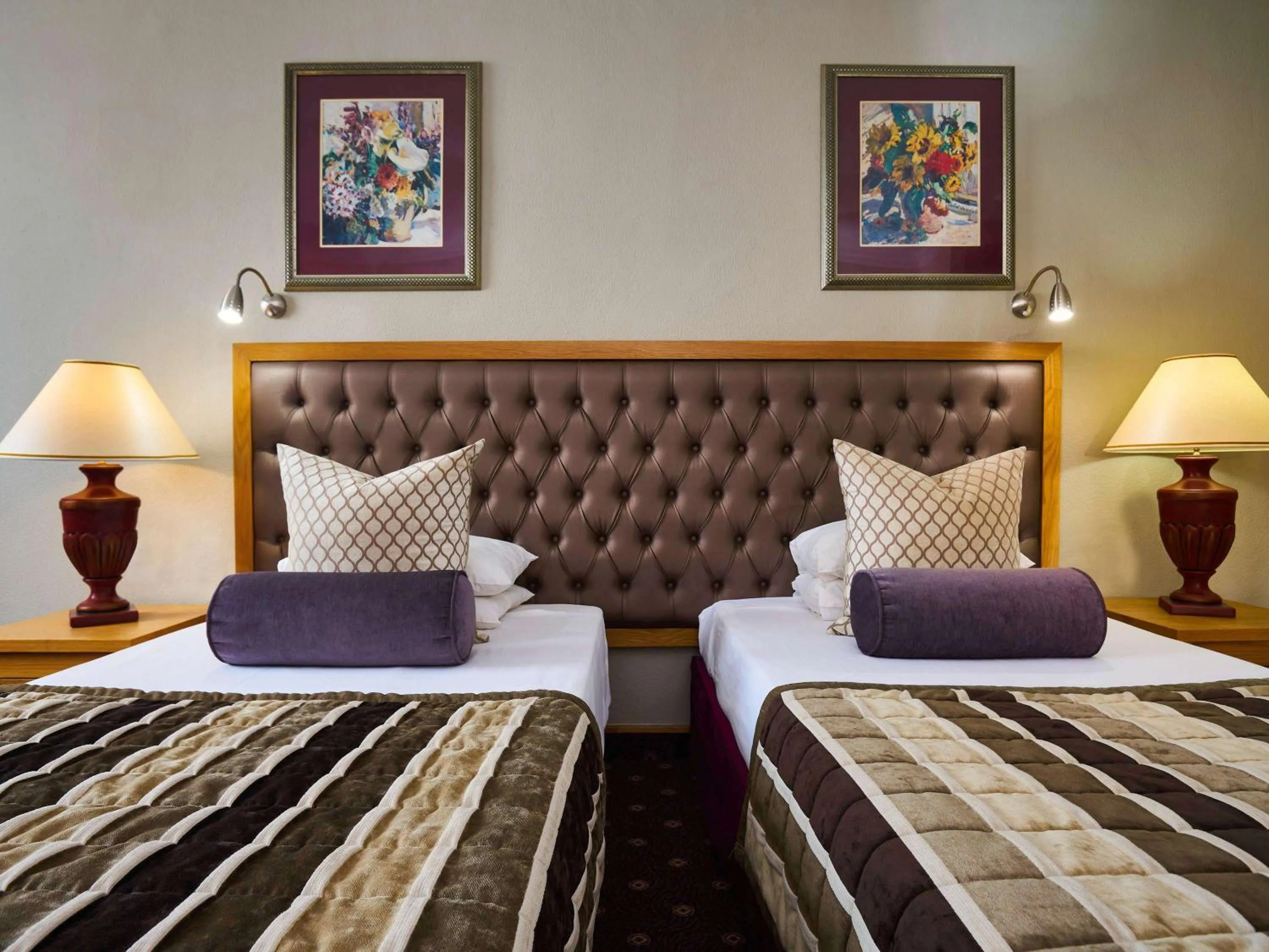 Classic Twin Room with Pool View - single occupancy in Safari Court Hotel Managed By Accor