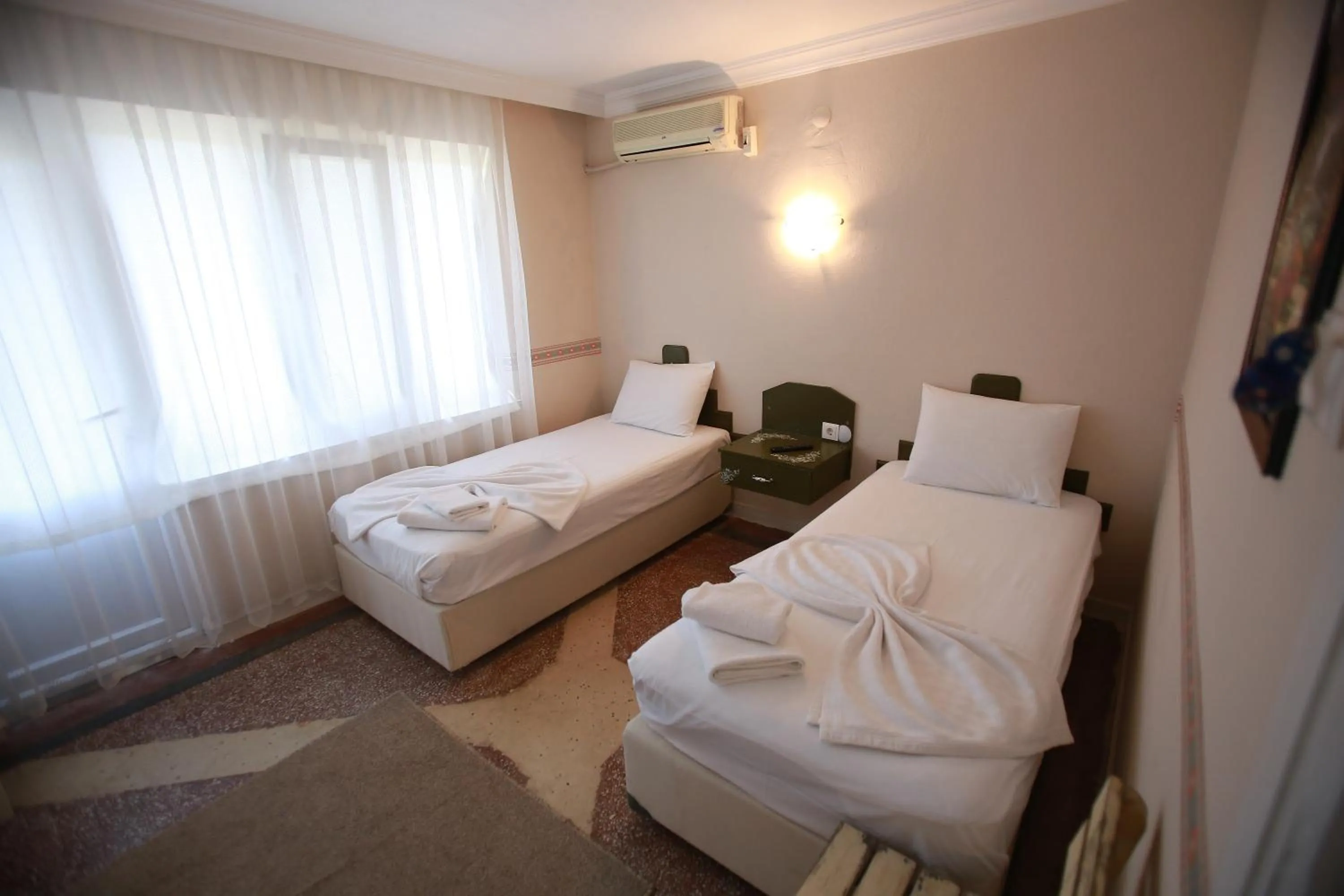 Twin Room in Tunc Hotel