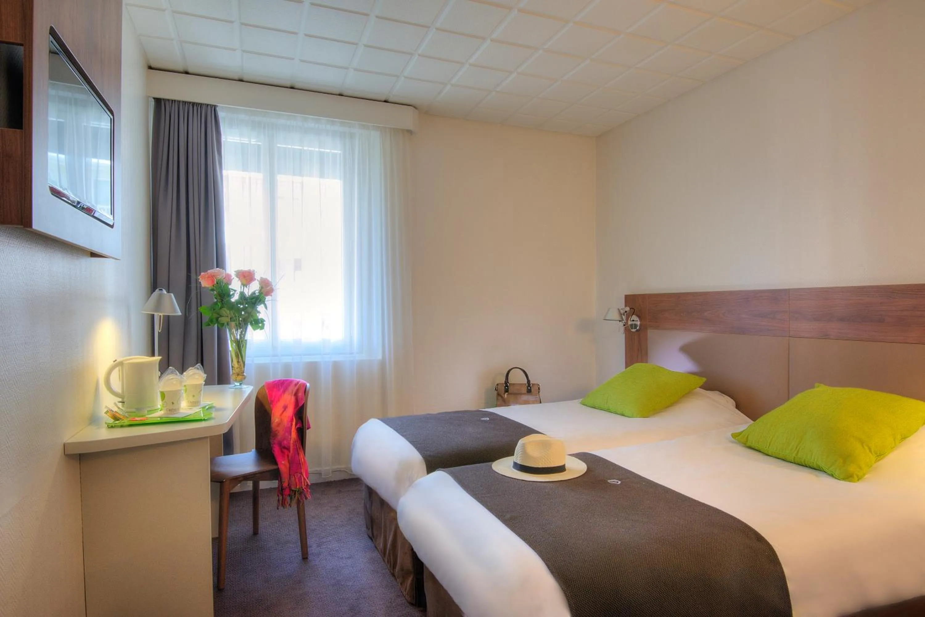 Standard Twin Room in Campanile Annecy Centre - Gare