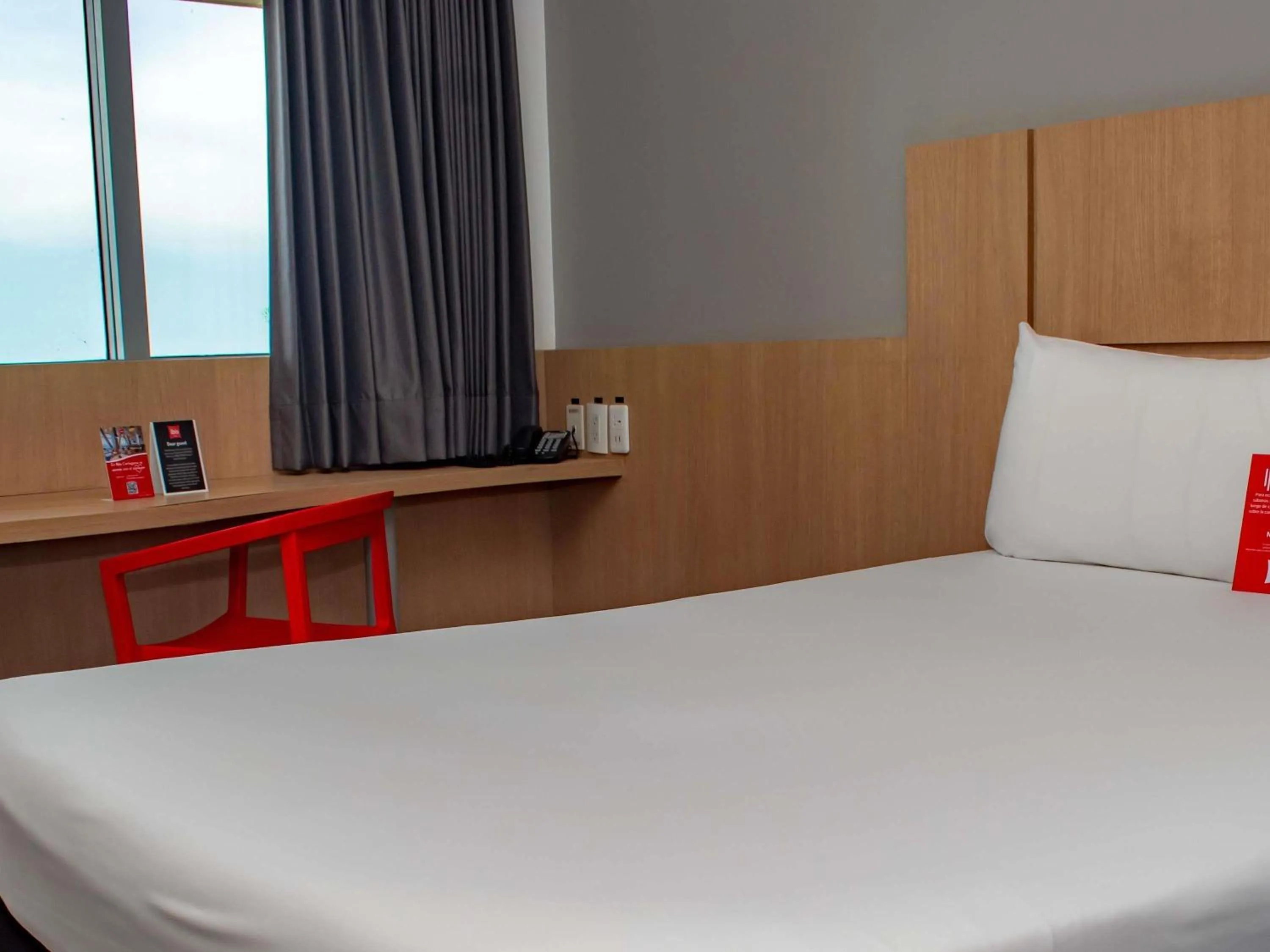 Standard Room with Double Bed and Sea View in ibis Cartagena Marbella