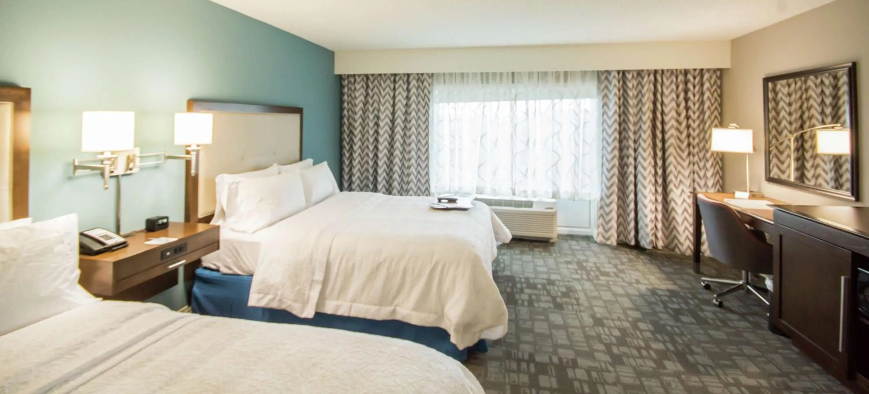 Queen Room with Two Queen Beds - Hearing Access/Non-Smoking in Hampton Inn & Suites Orlando near SeaWorld