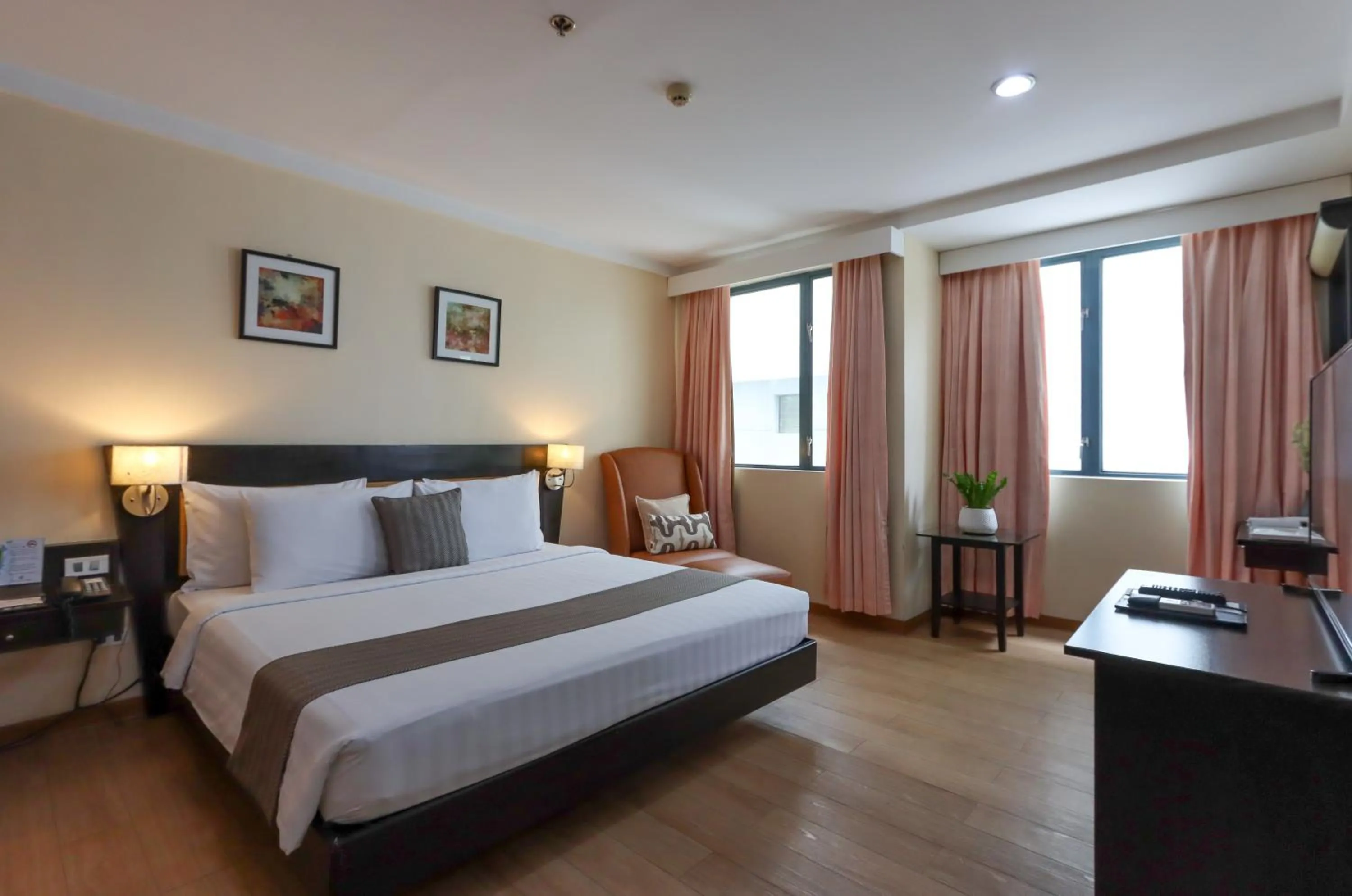 Deluxe Queen Room in Technopark Hotel