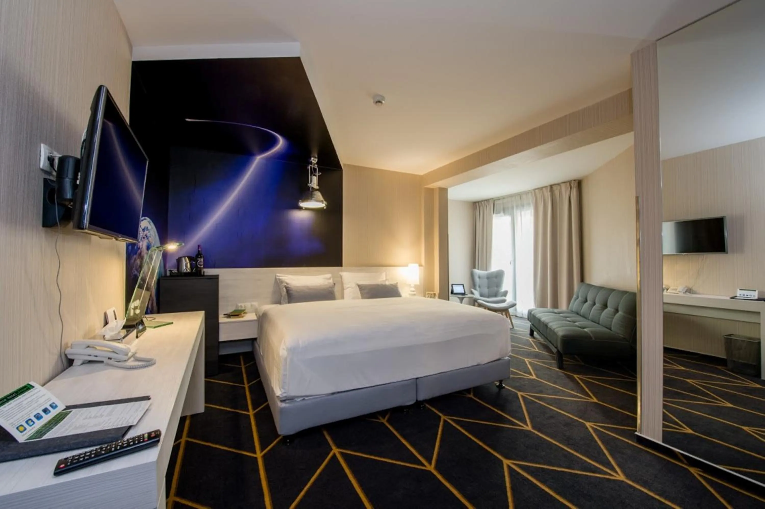 Balcony Suite Room in Science Hotel