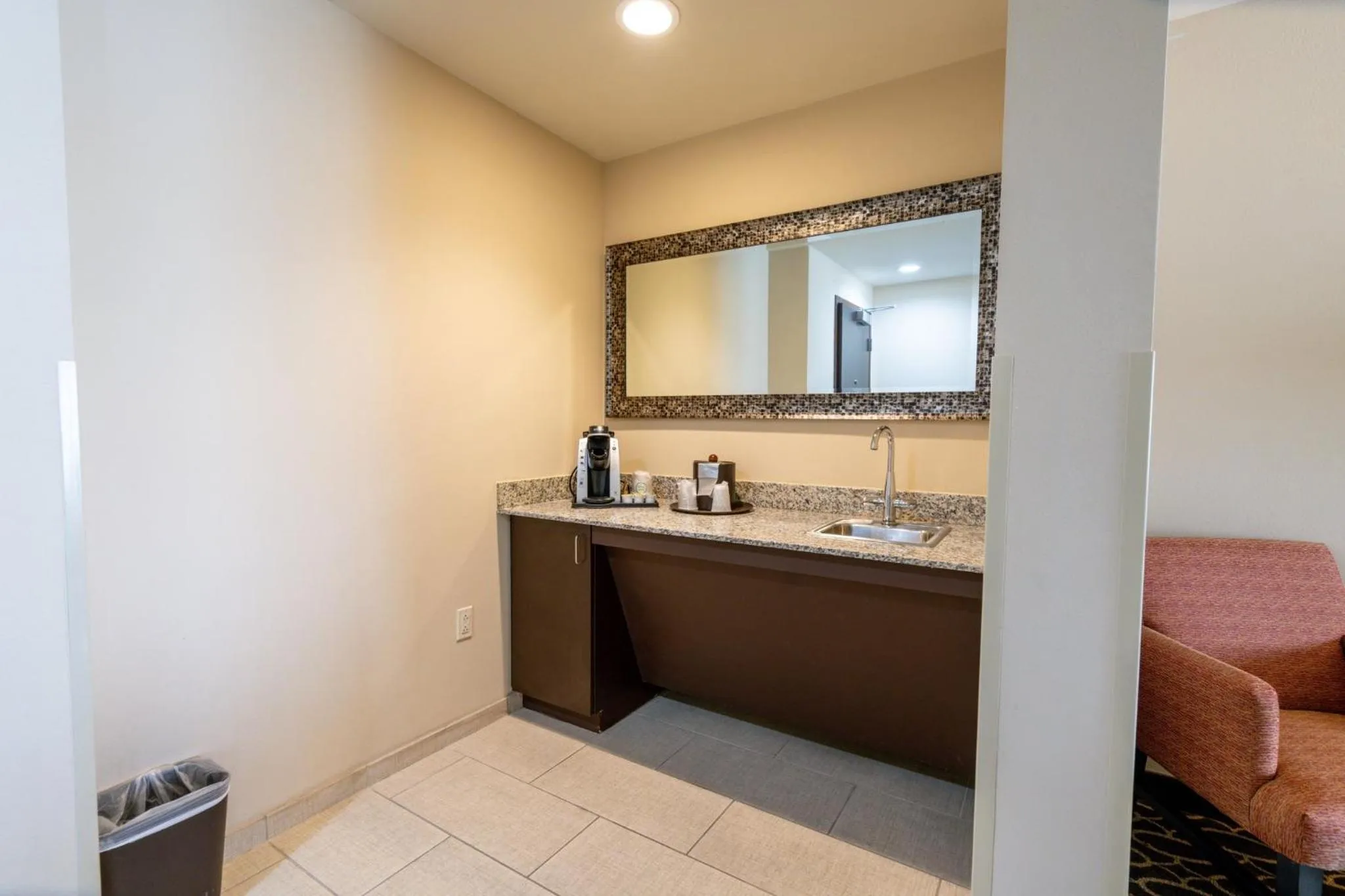 One-Bedroom Queen Suite in Holiday Inn Murfreesboro by IHG