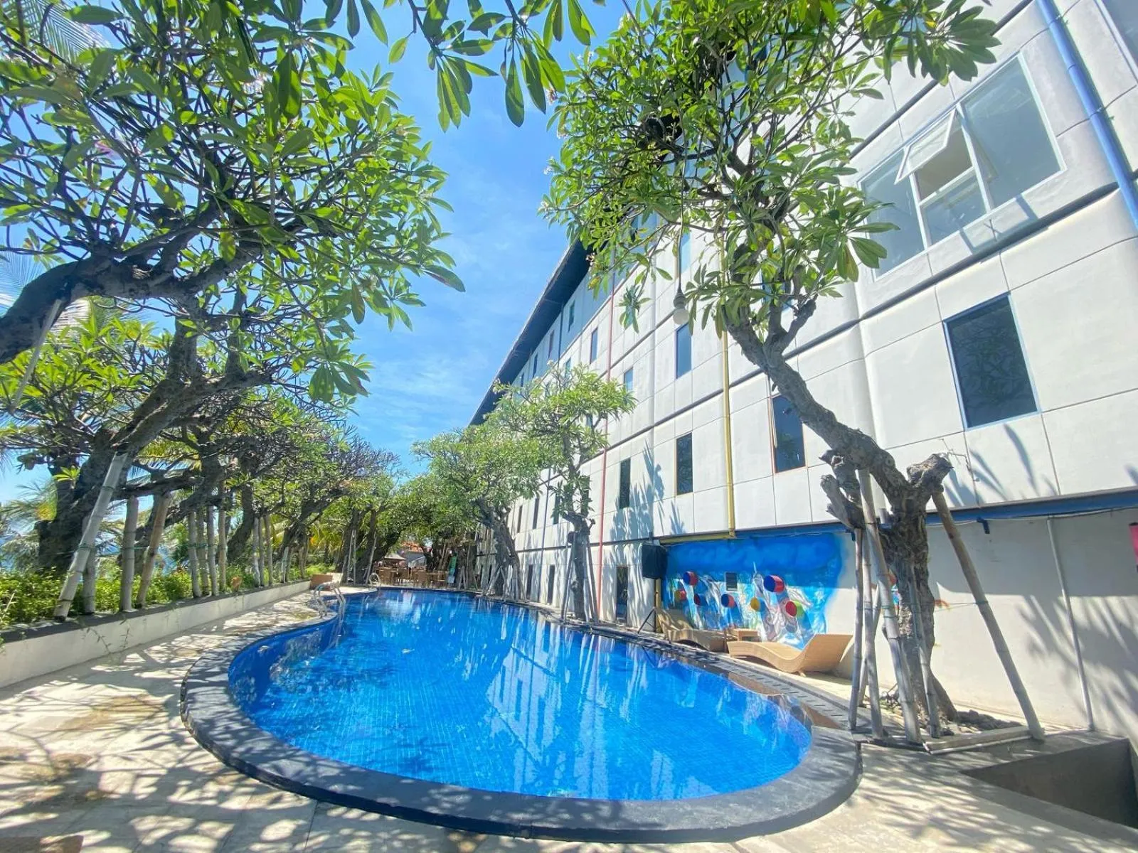 Connecting Room with Sea View in Singaraja Beach Hotel